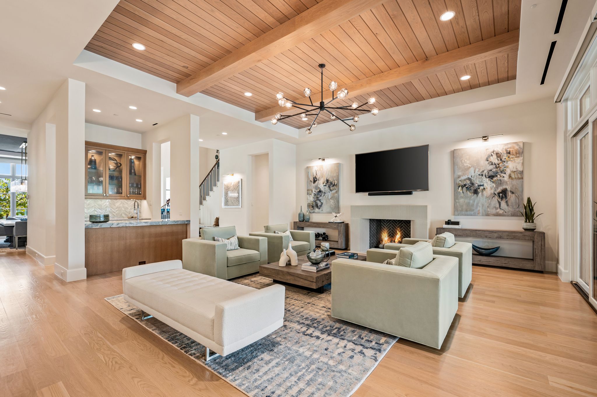 4404 Saddleback Lane 