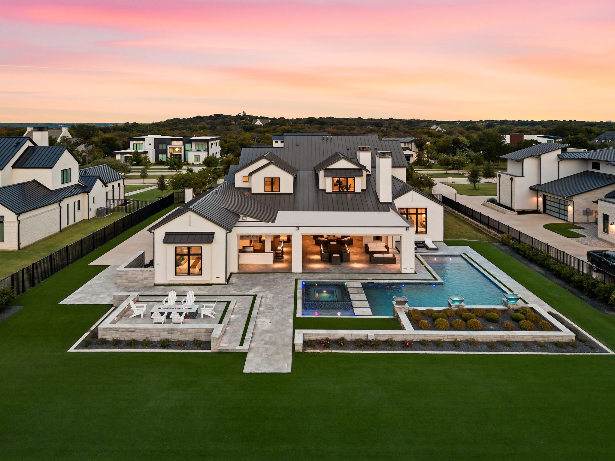 4404 Saddleback Lane 