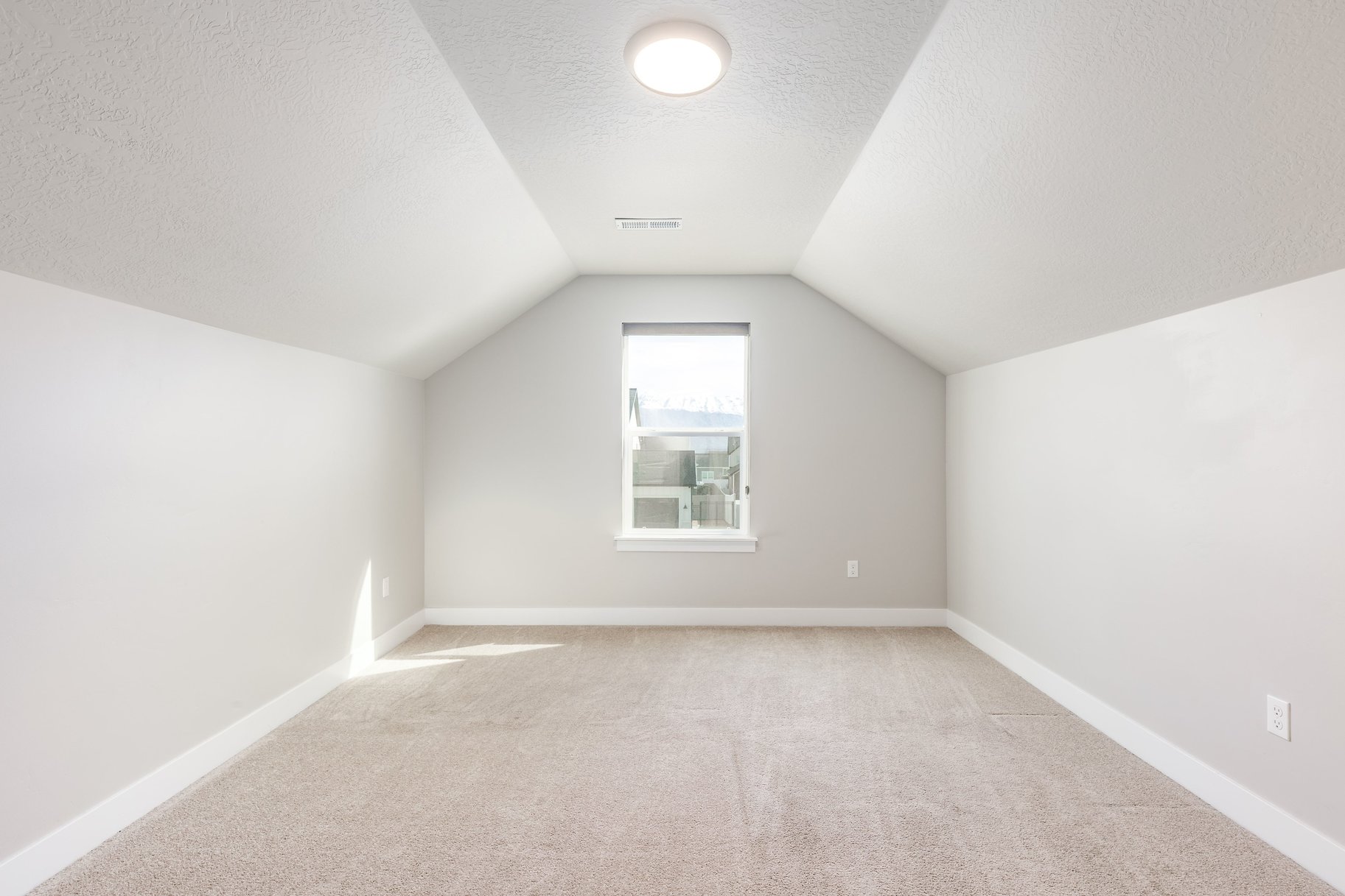 1453 N Linen Way