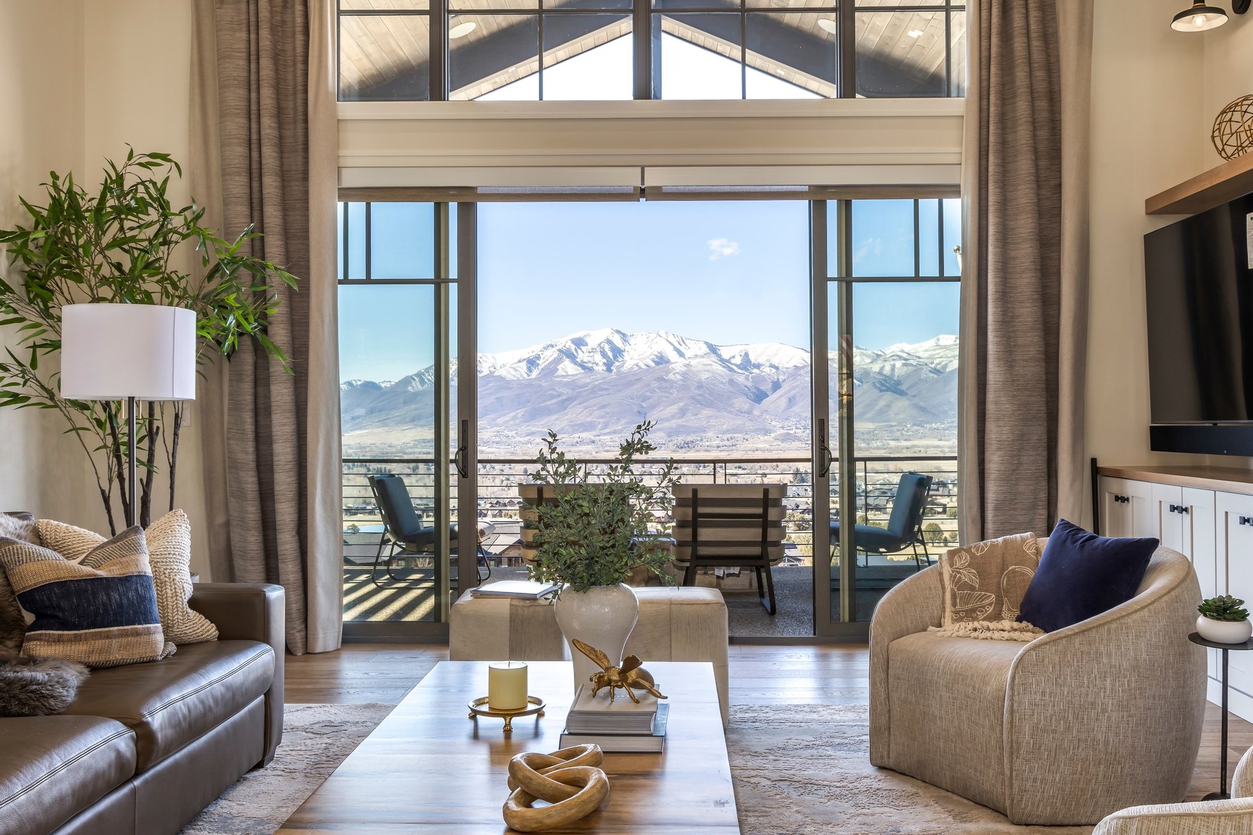2414 E Flat Top Mountain Drive 