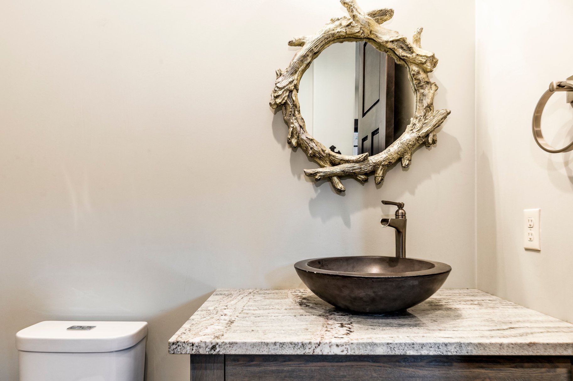 8905 Parleys Lane