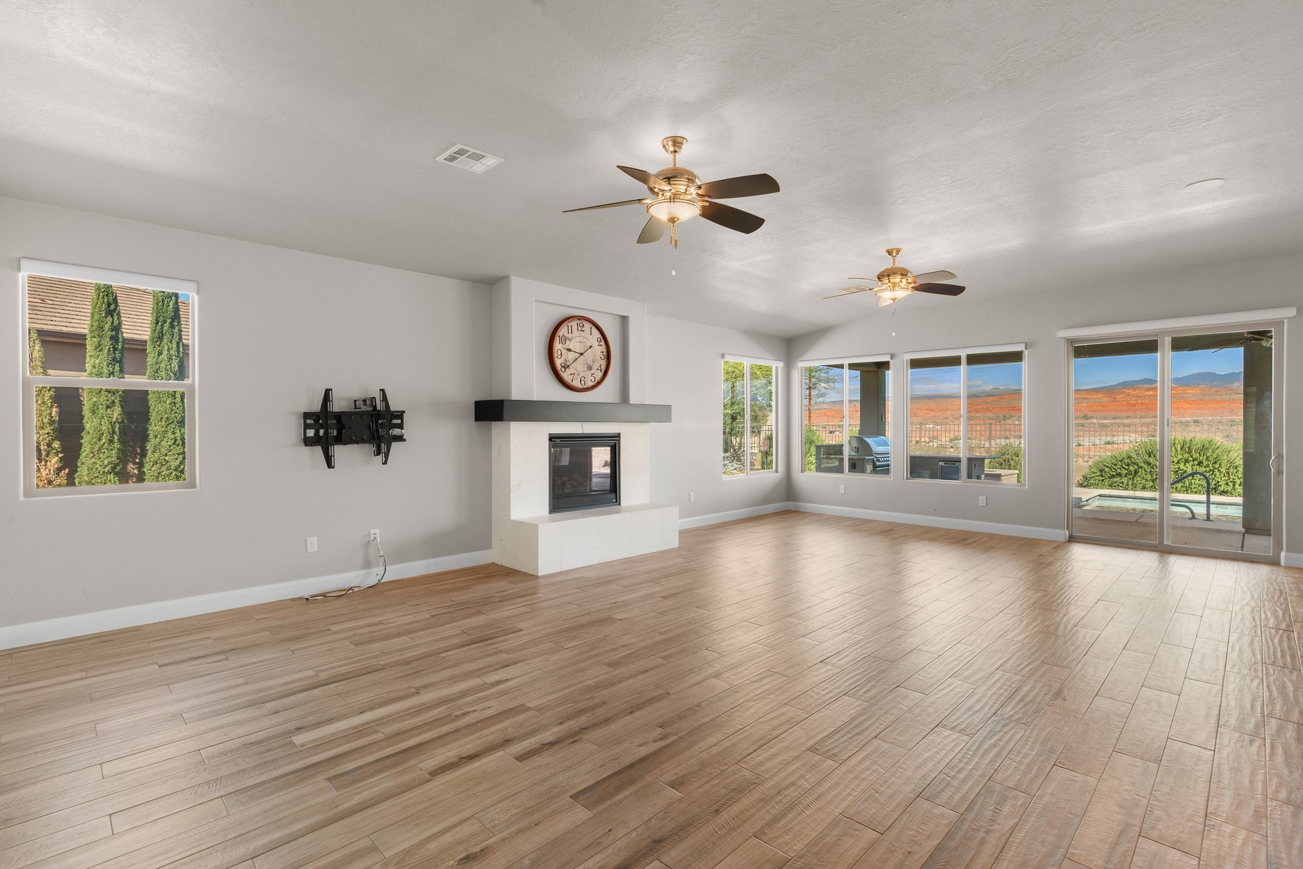 411 N Highland Parkway