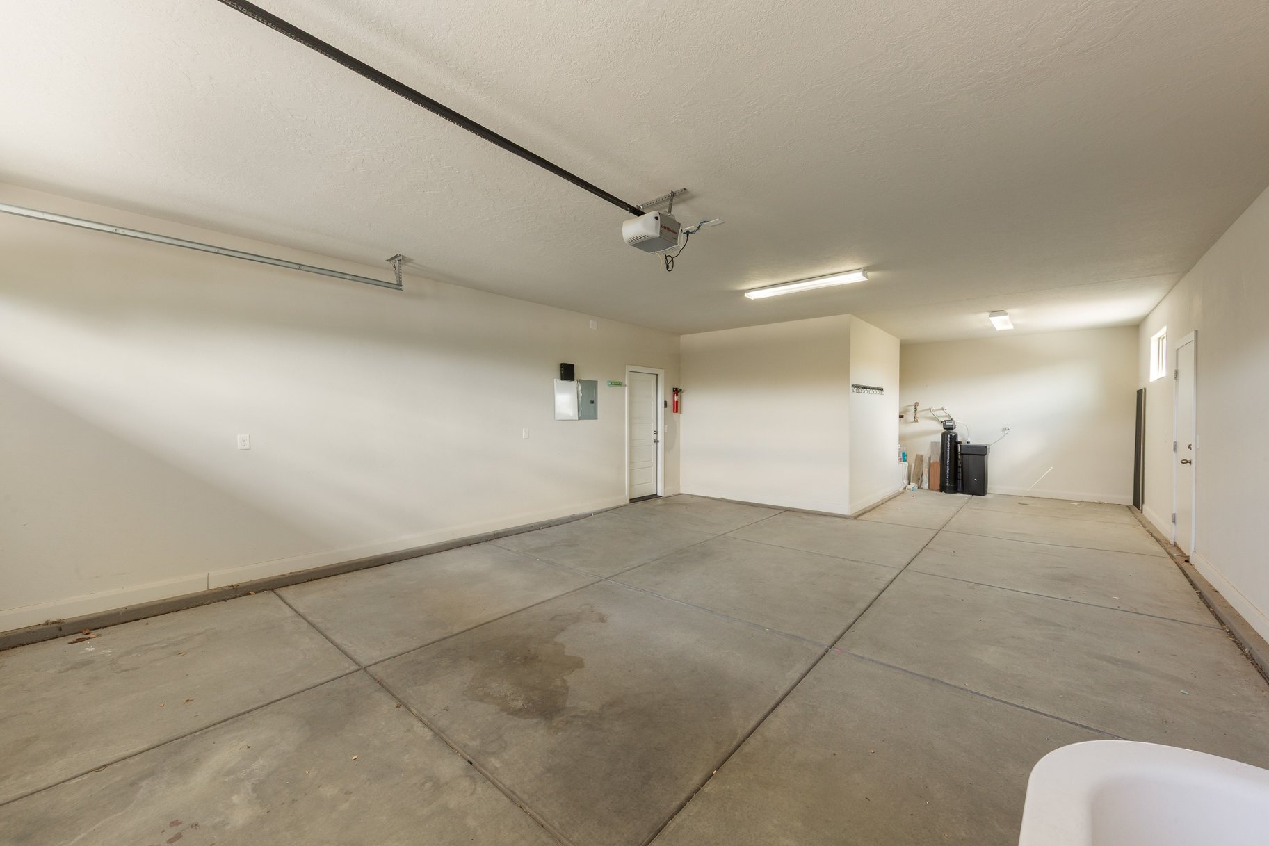 411 N Highland Parkway