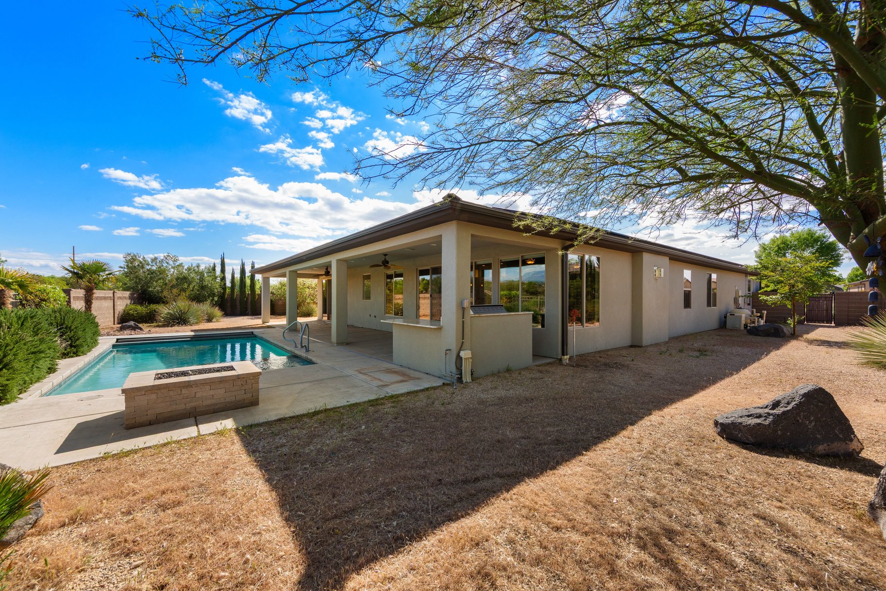 411 N Highland Parkway