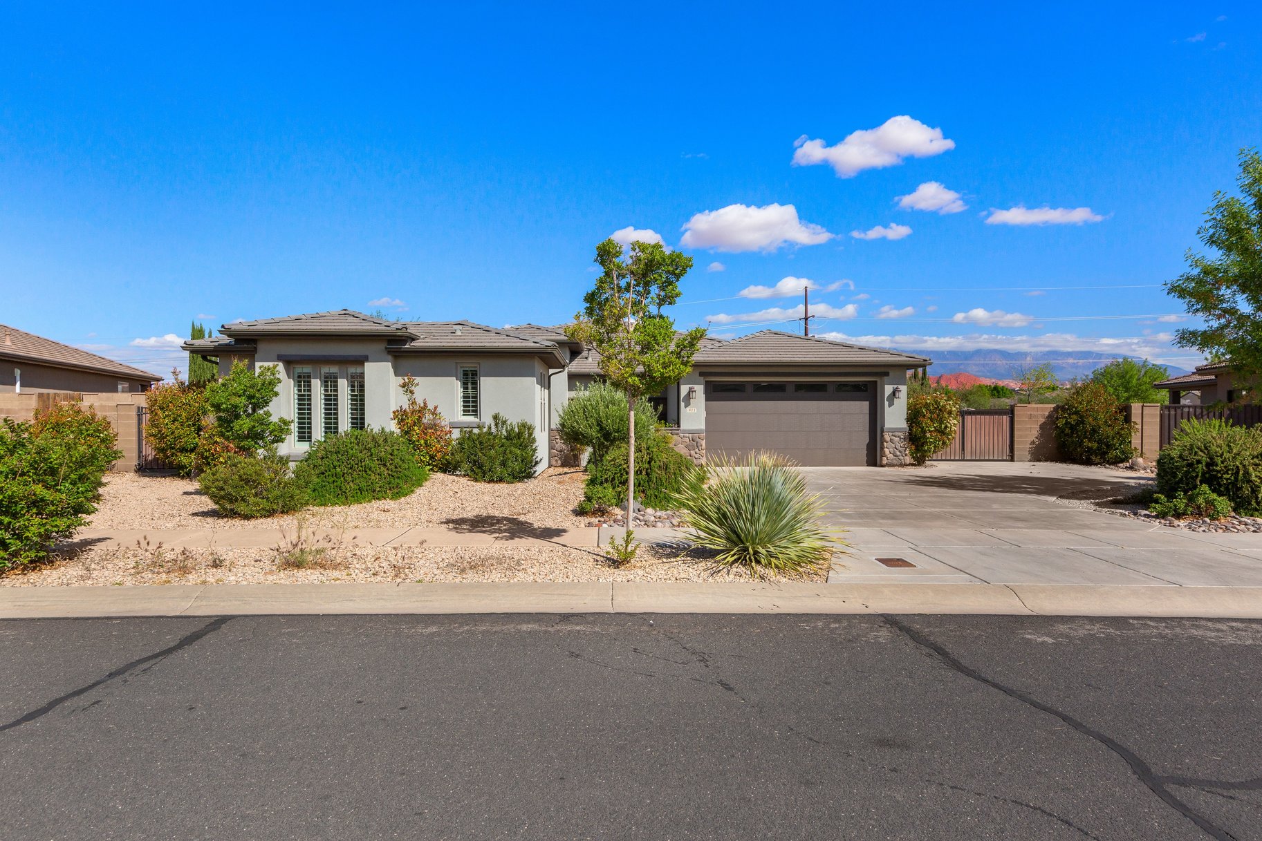 411 N Highland Parkway