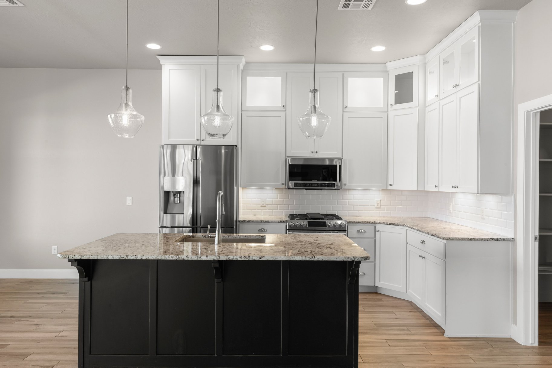 411 N Highland Parkway