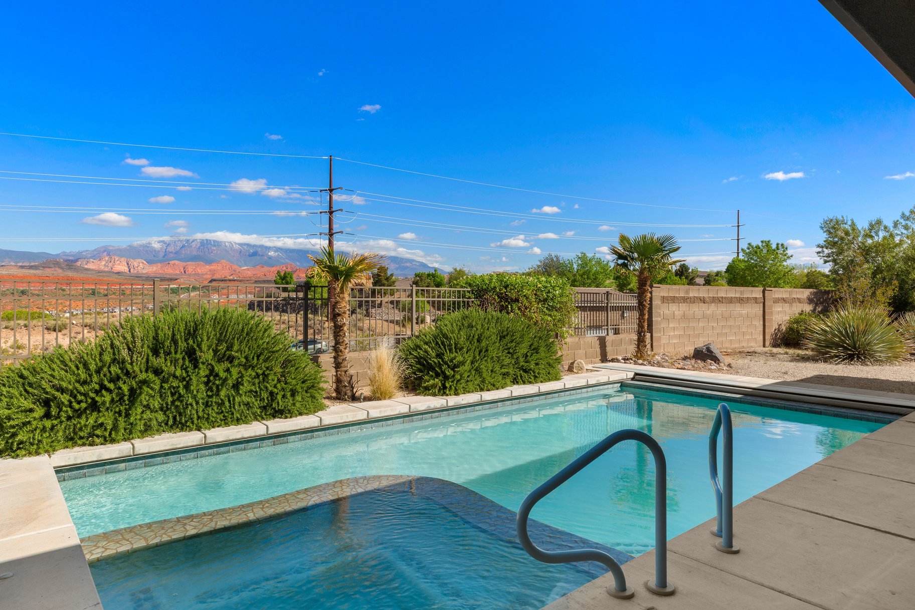 411 N Highland Parkway