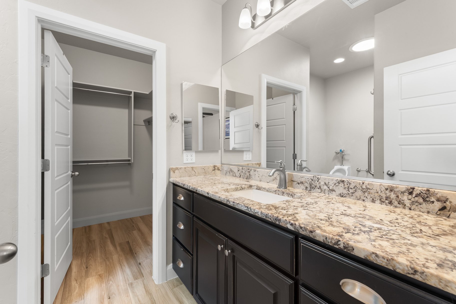 411 N Highland Parkway