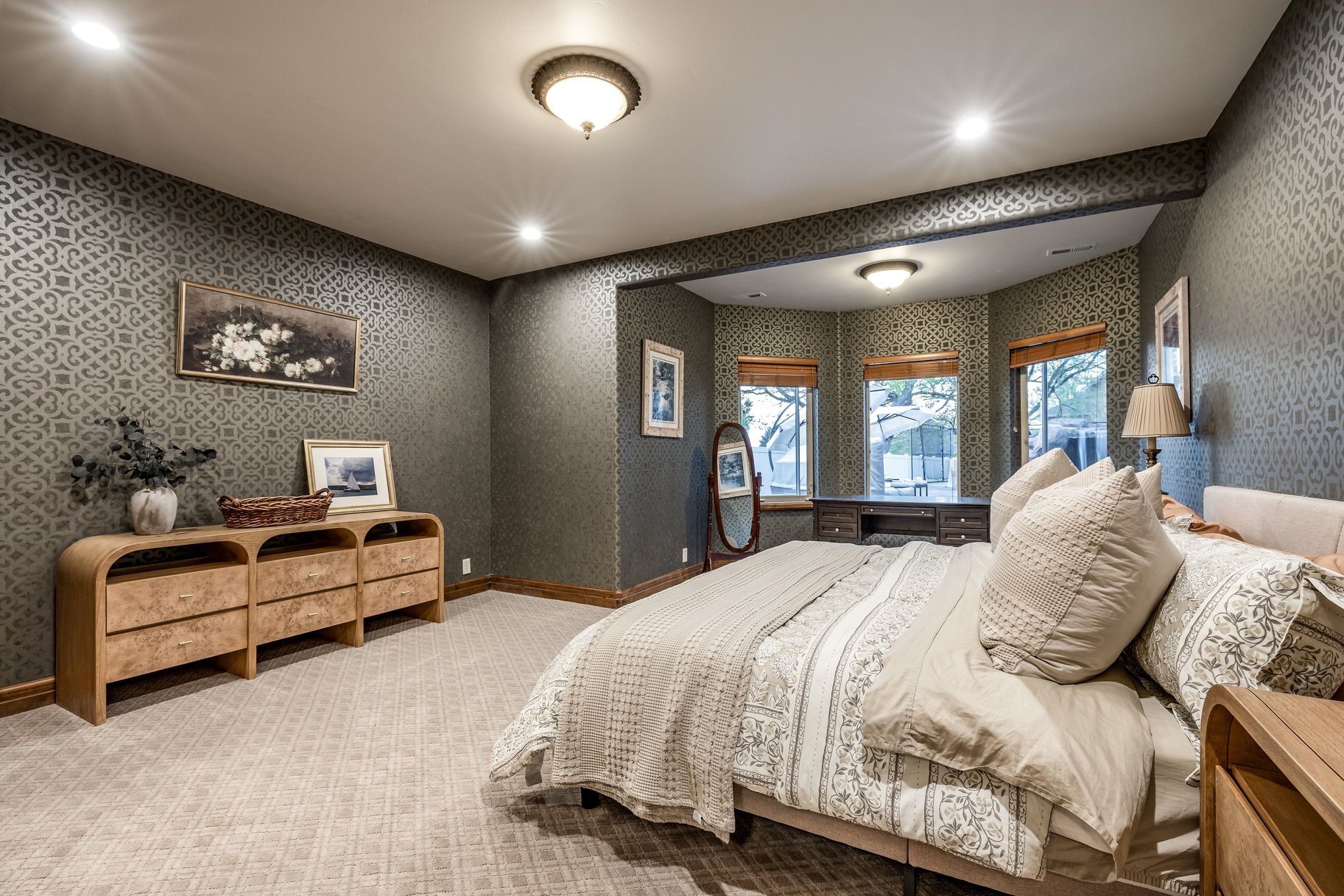 1777 E Somerset Ridge Drive