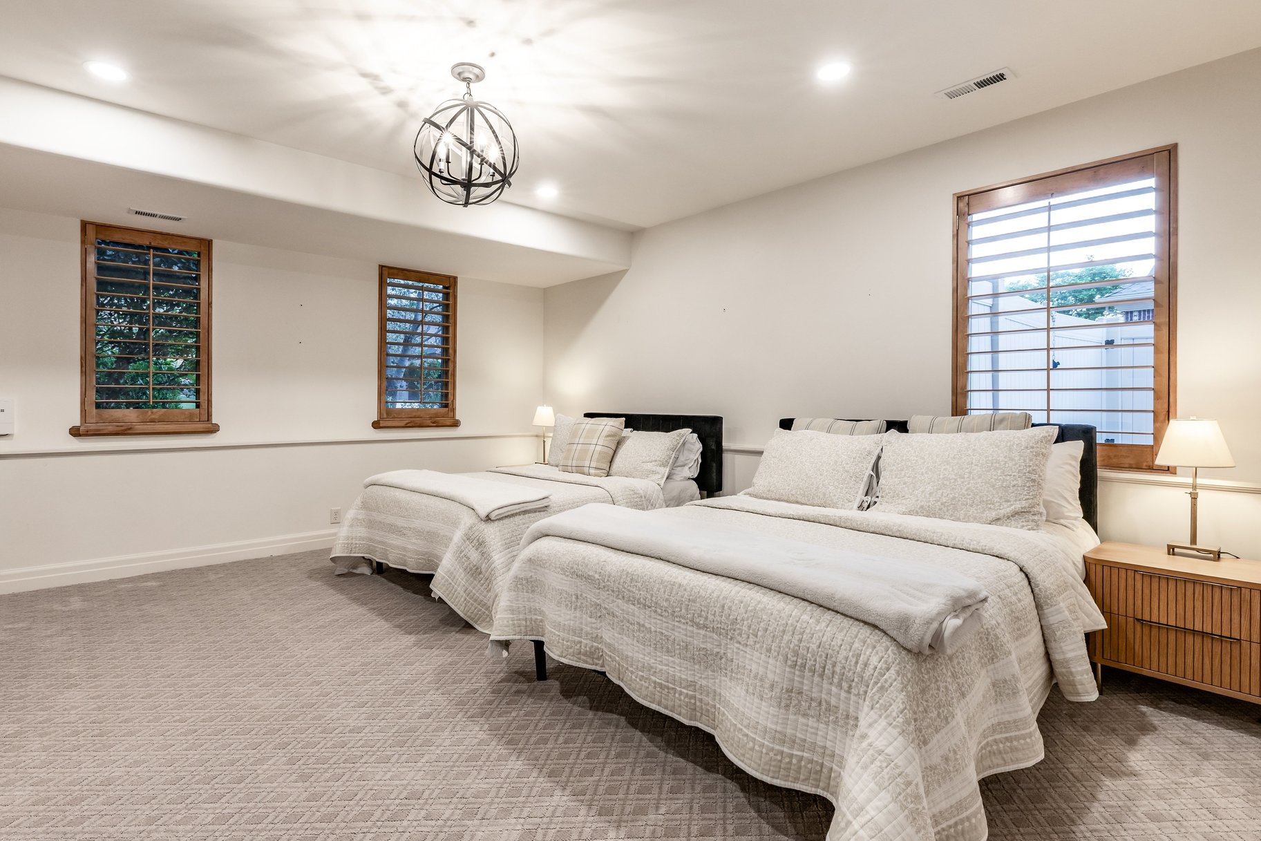 1777 E Somerset Ridge Drive