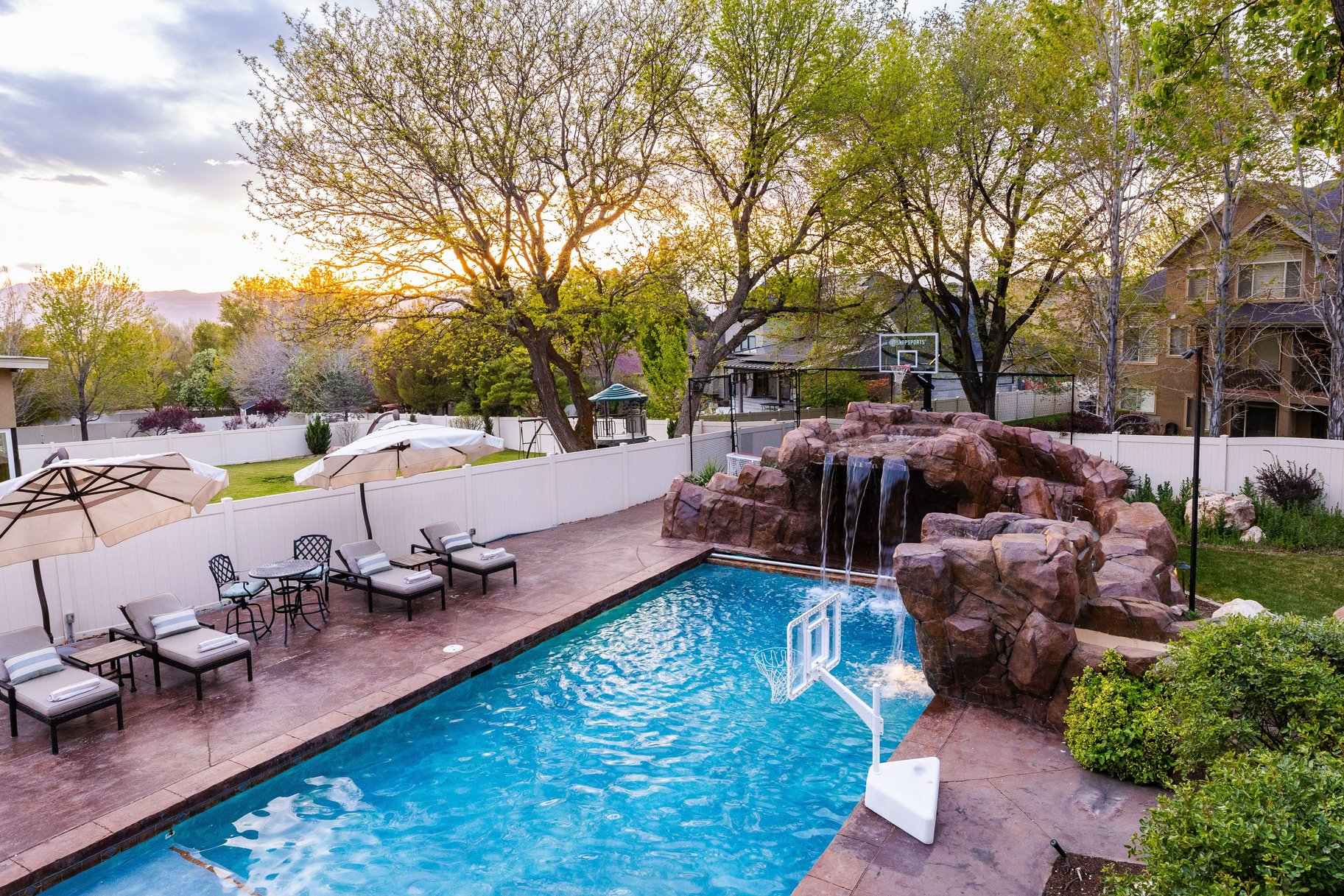 1777 E Somerset Ridge Drive