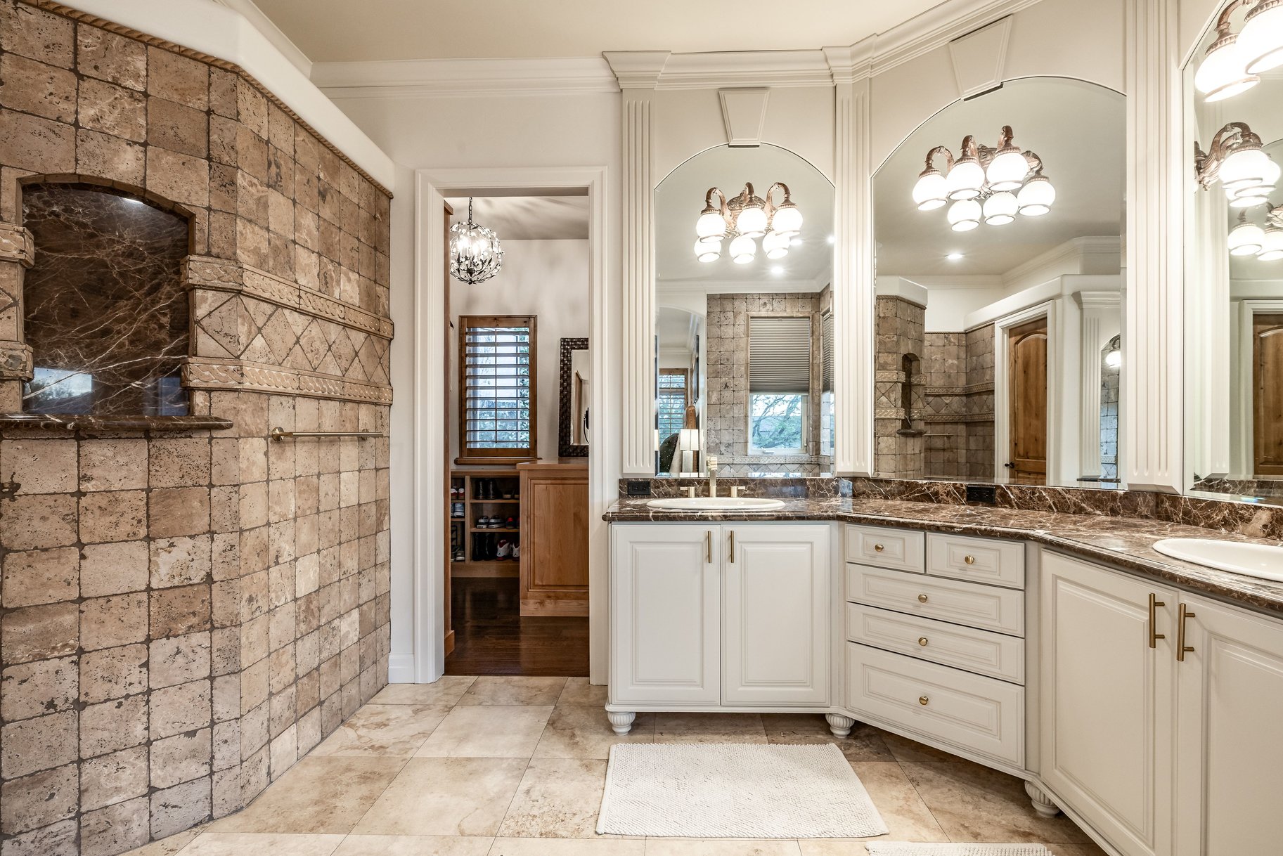 1777 E Somerset Ridge Drive