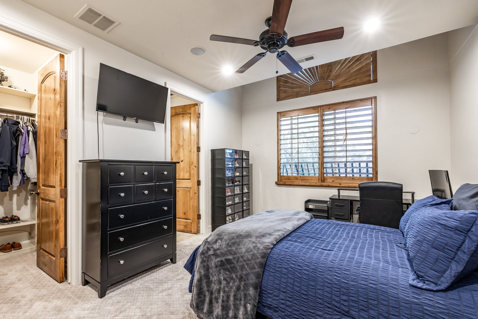 1777 E Somerset Ridge Drive