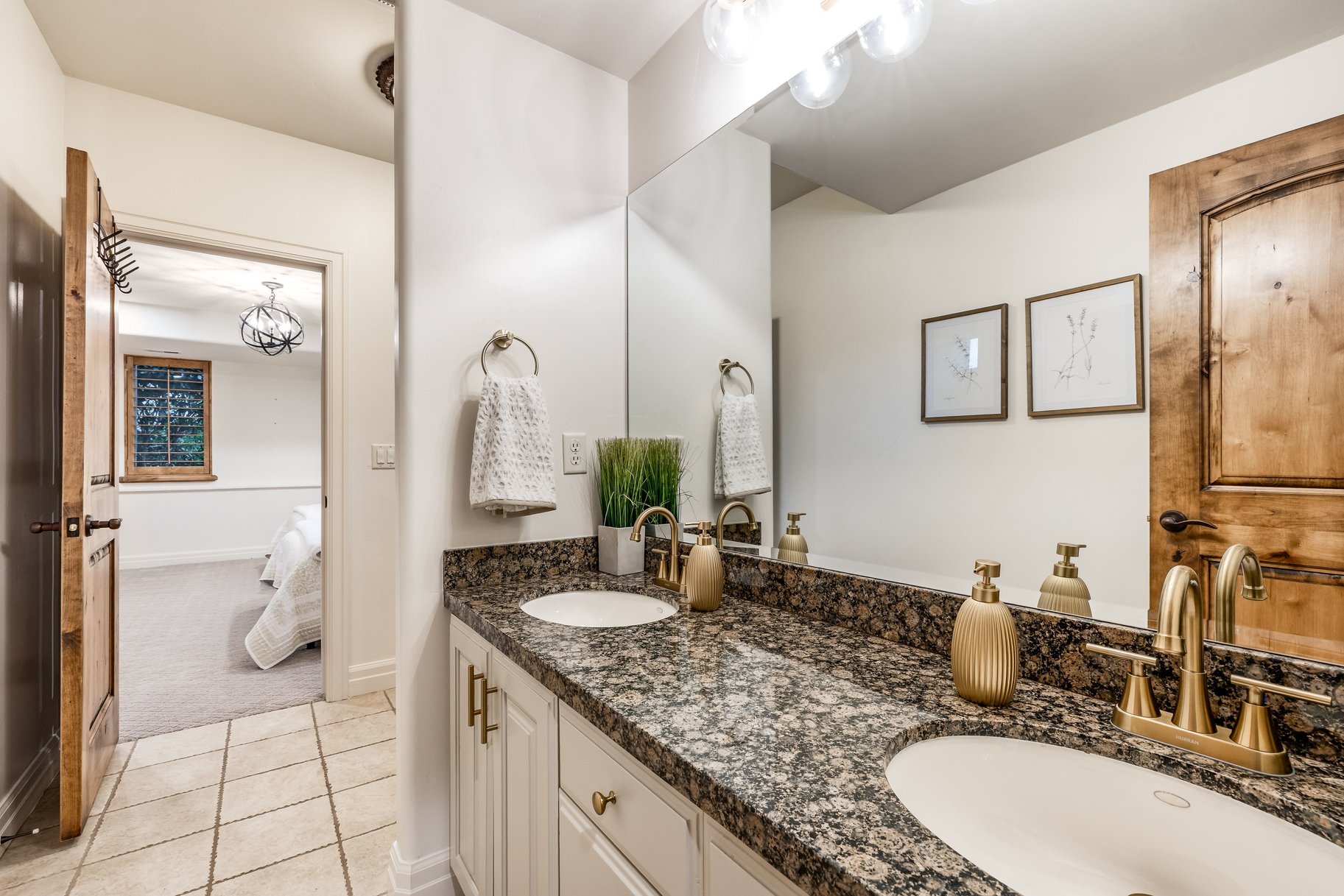 1777 E Somerset Ridge Drive