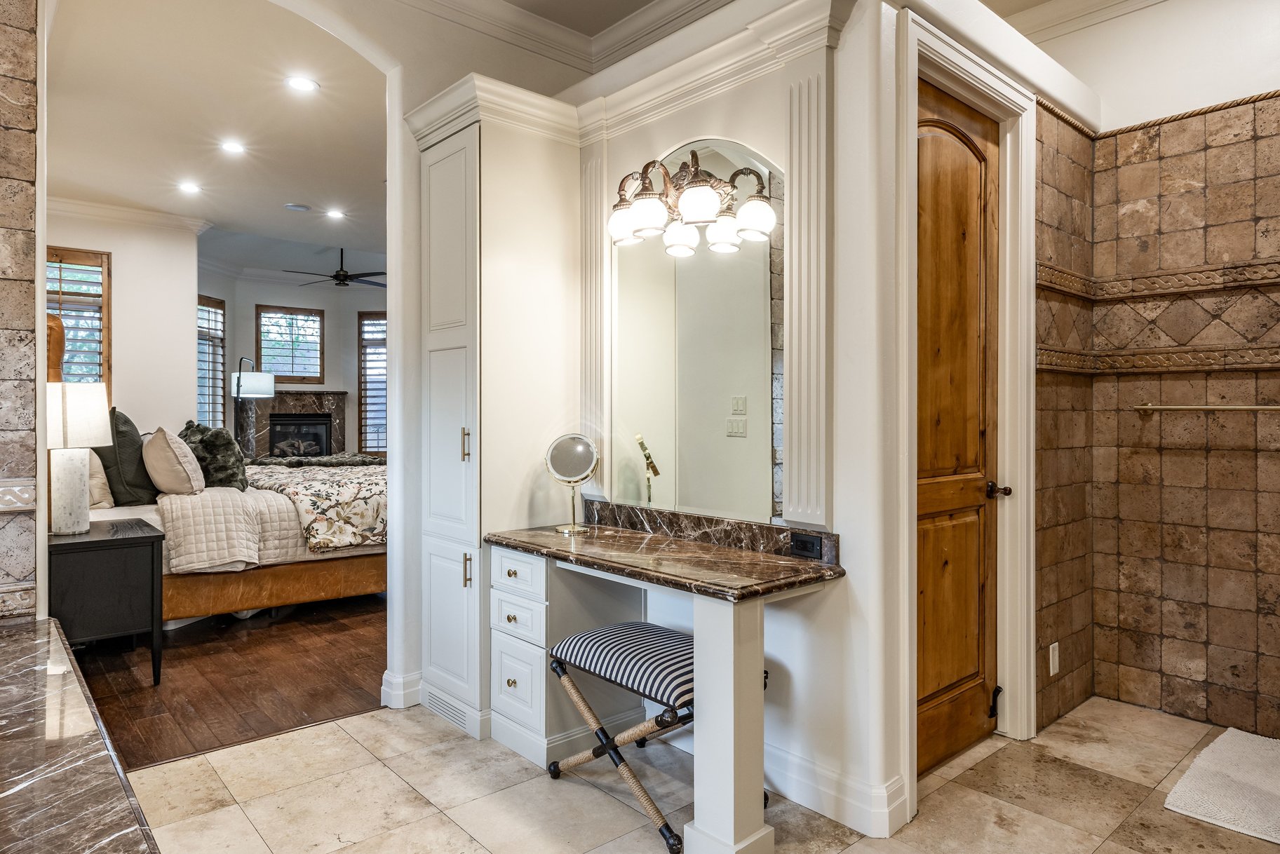 1777 E Somerset Ridge Drive