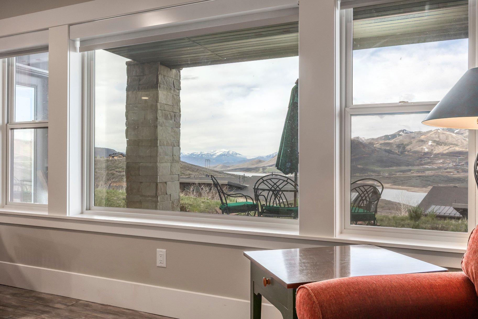 11258 N Shoreline Court