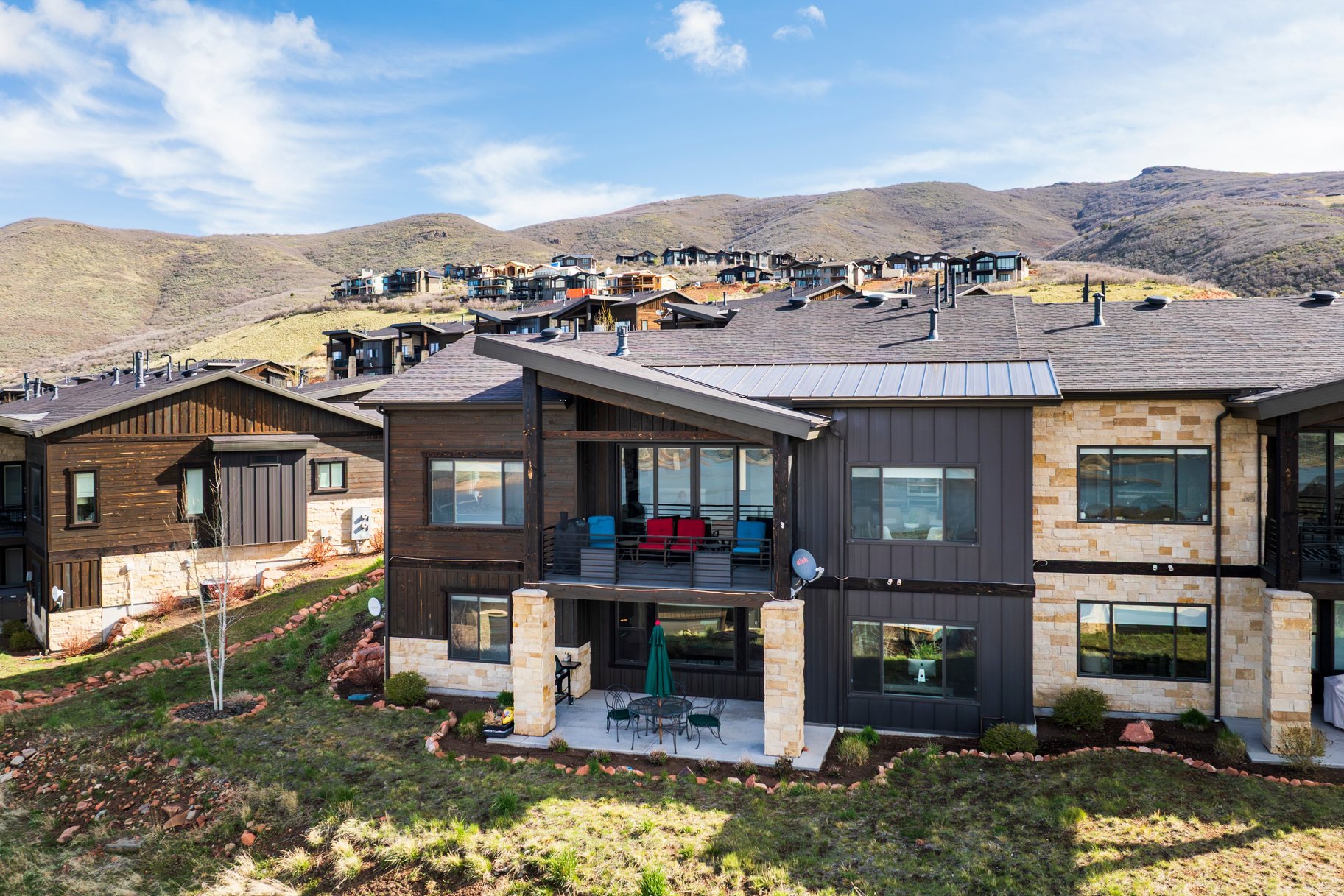 11258 N Shoreline Court