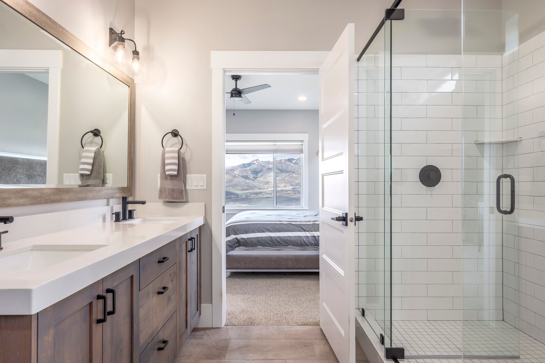 11258 N Shoreline Court