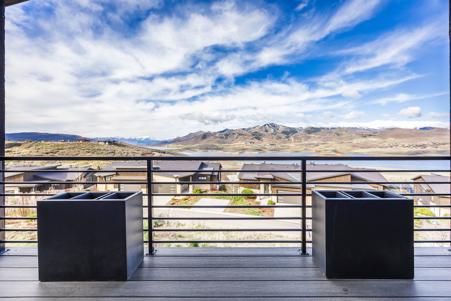 11258 N Shoreline Court