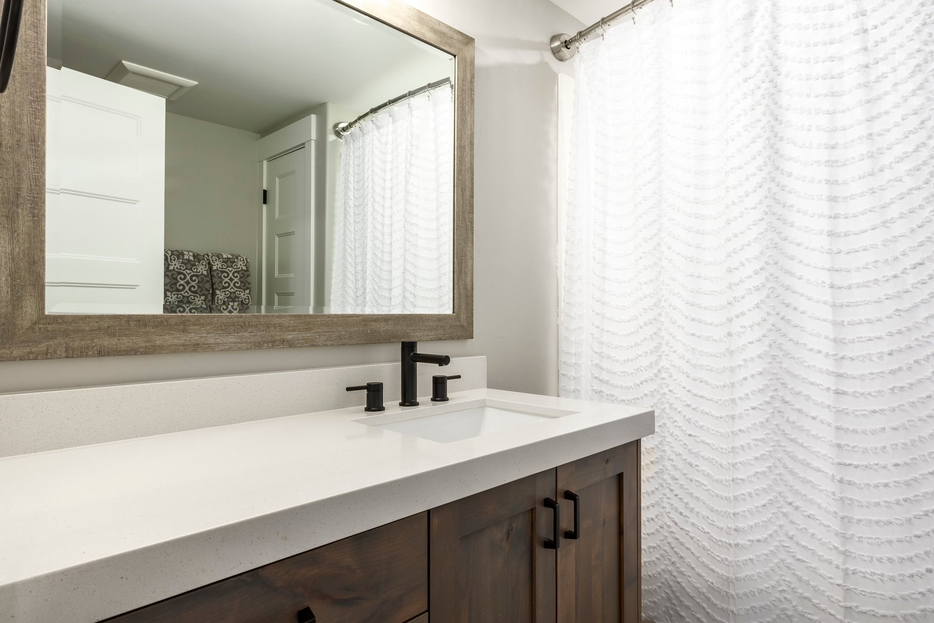 11258 N Shoreline Court