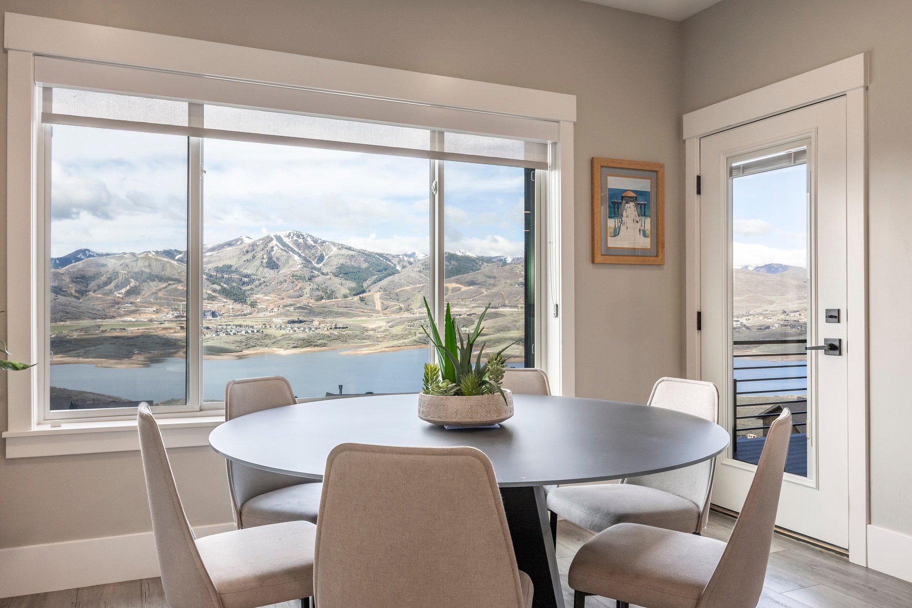 11258 N Shoreline Court