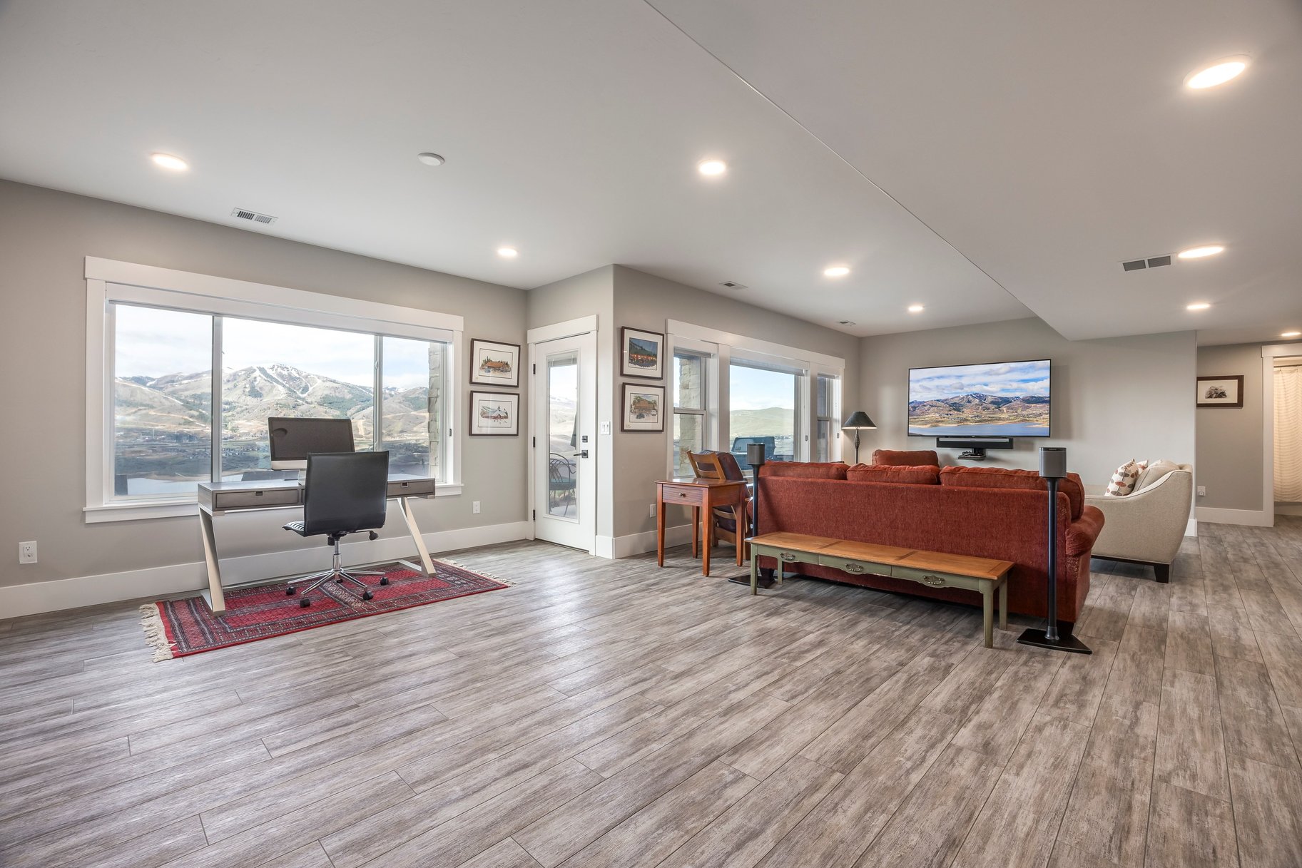 11258 N Shoreline Court