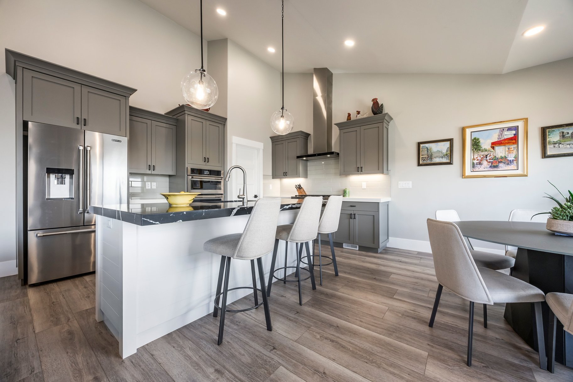 11258 N Shoreline Court