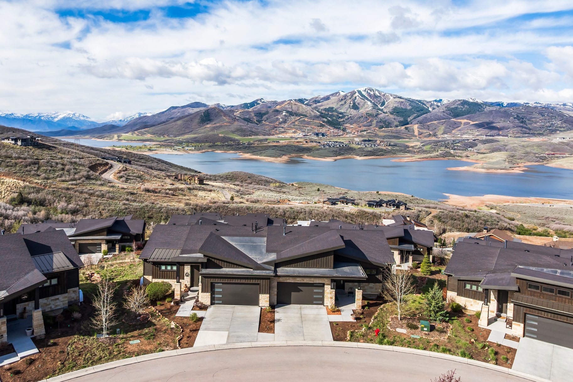 11258 N Shoreline Court