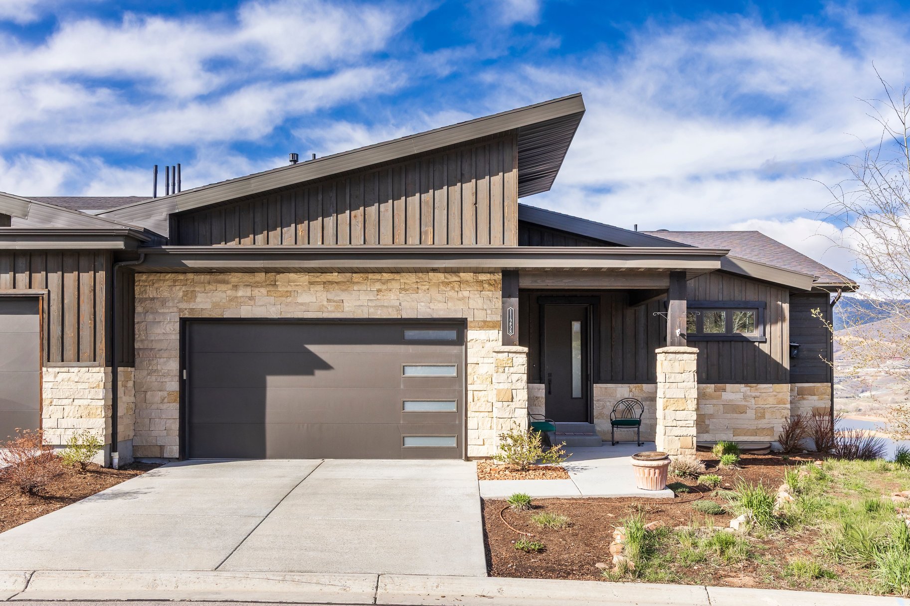 11258 N Shoreline Court