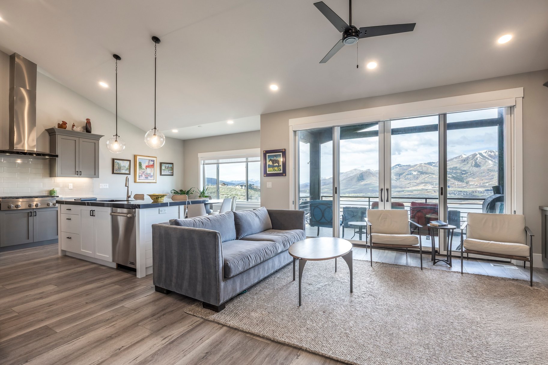 11258 N Shoreline Court