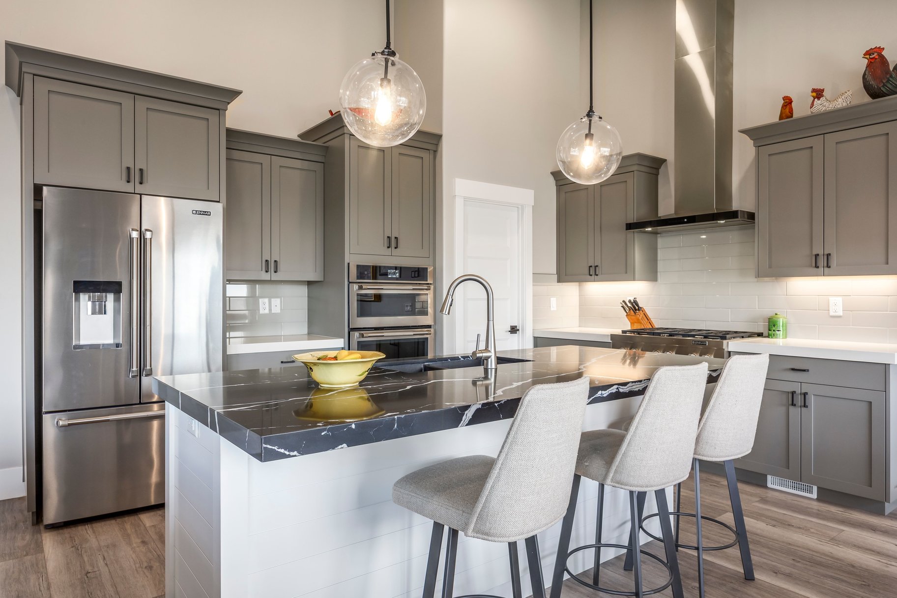 11258 N Shoreline Court