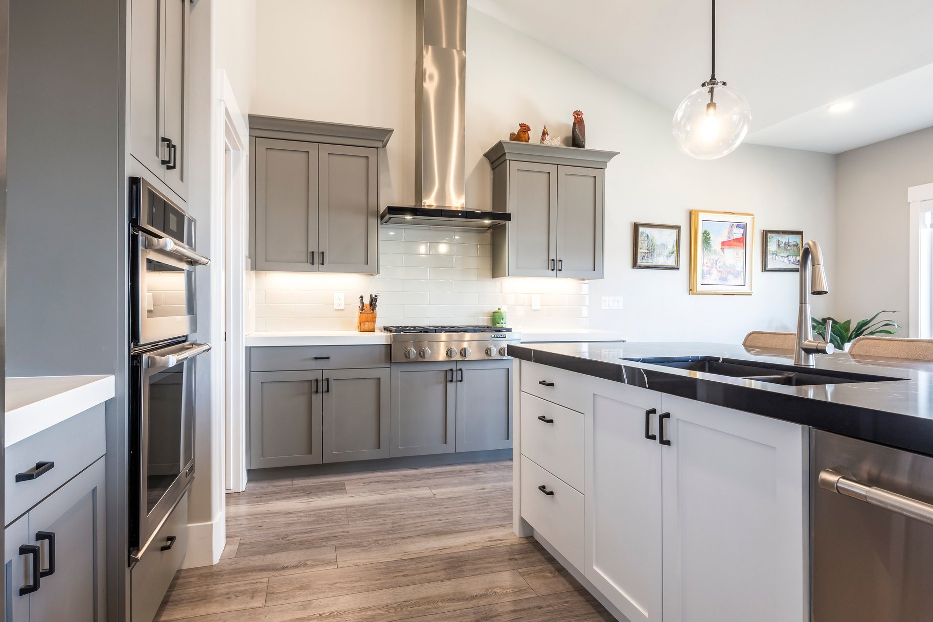 11258 N Shoreline Court