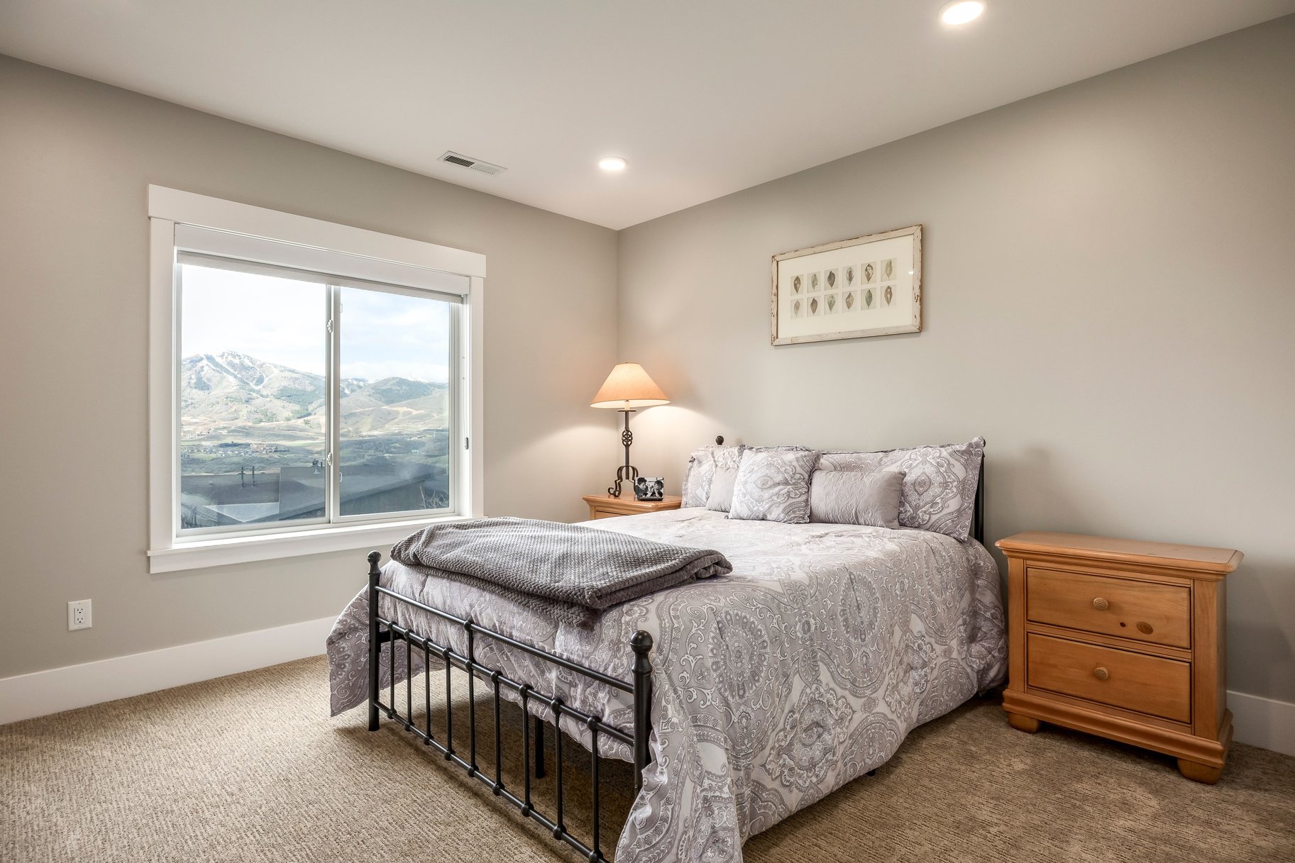 11258 N Shoreline Court