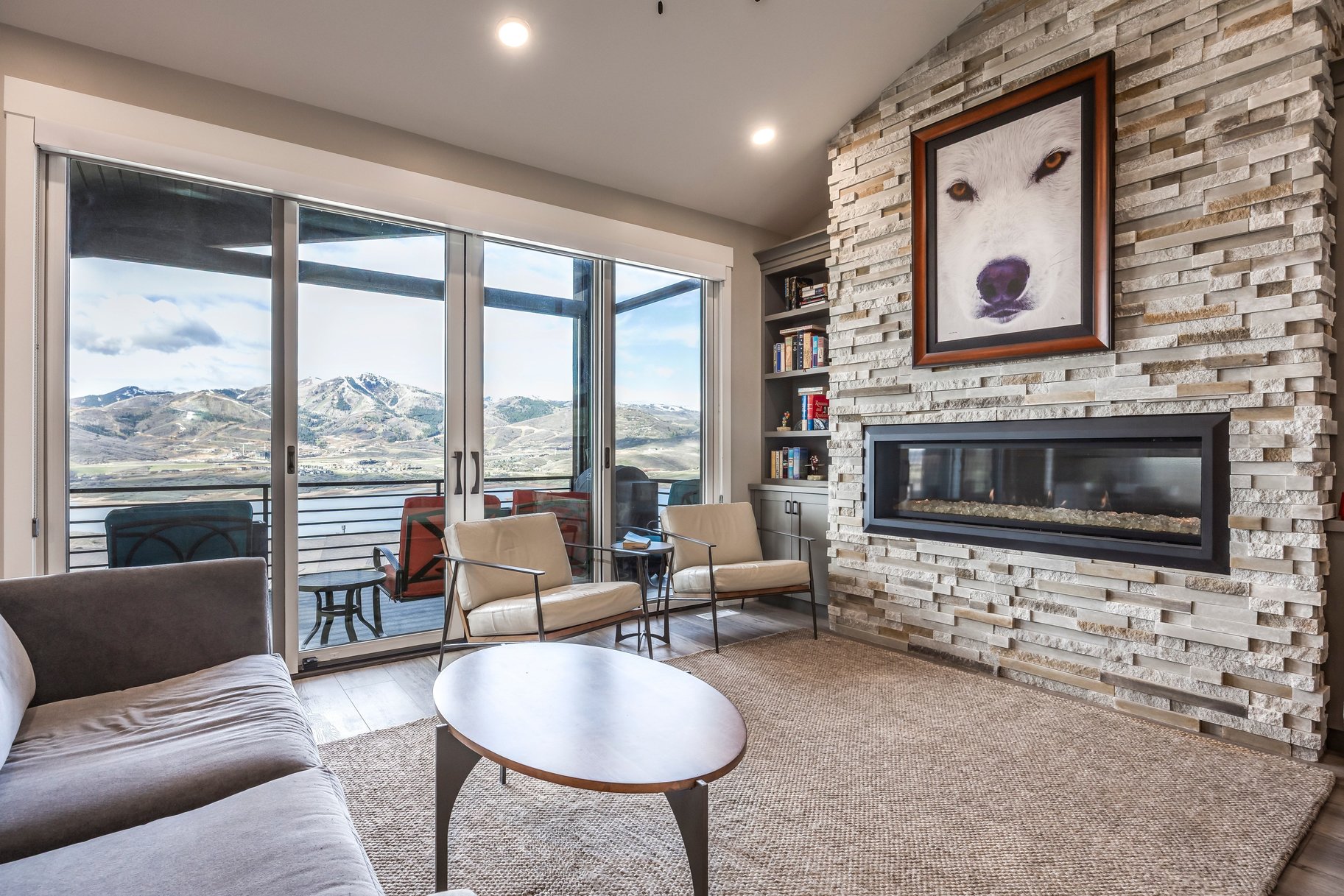 11258 N Shoreline Court