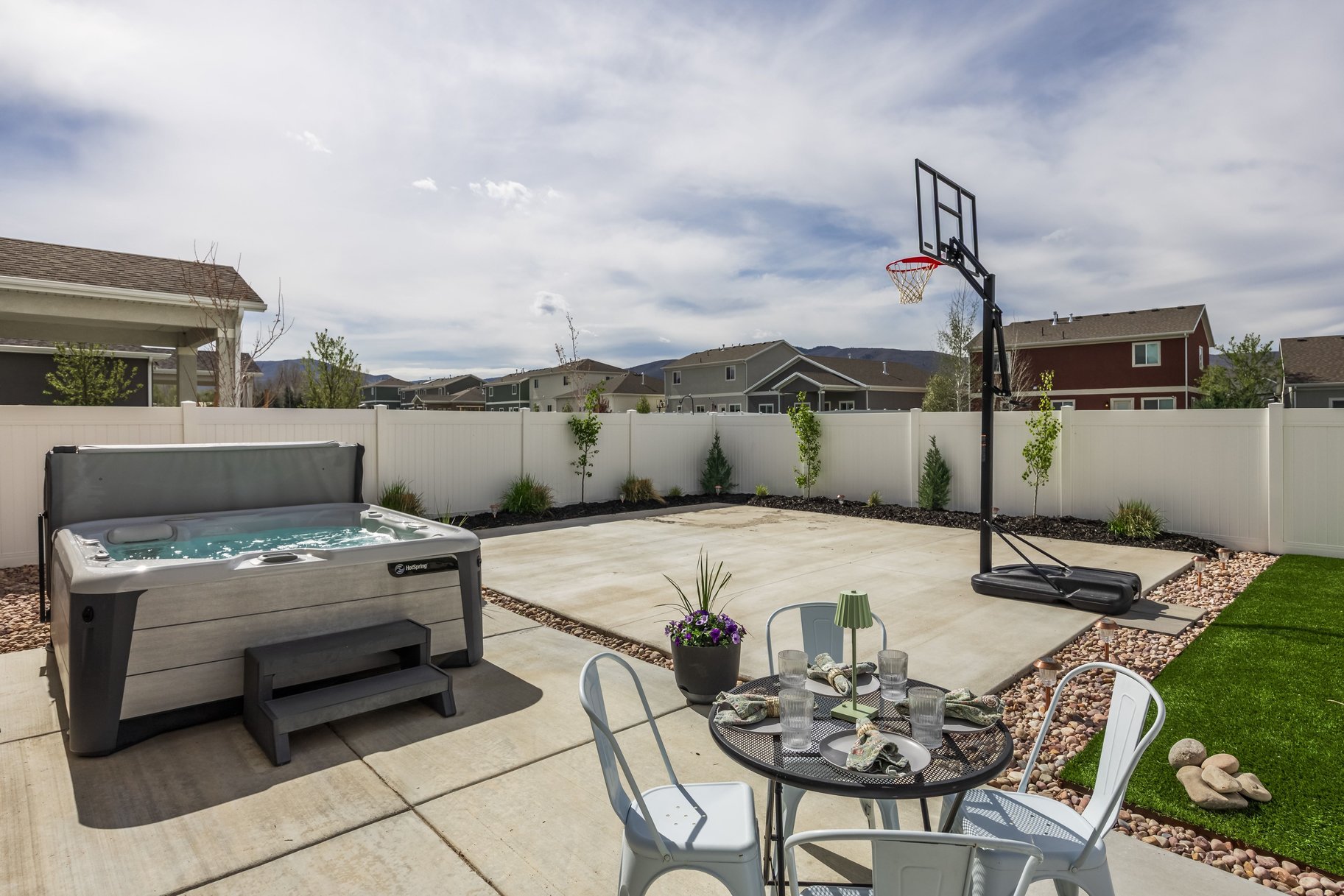1114 E Tucker Lane