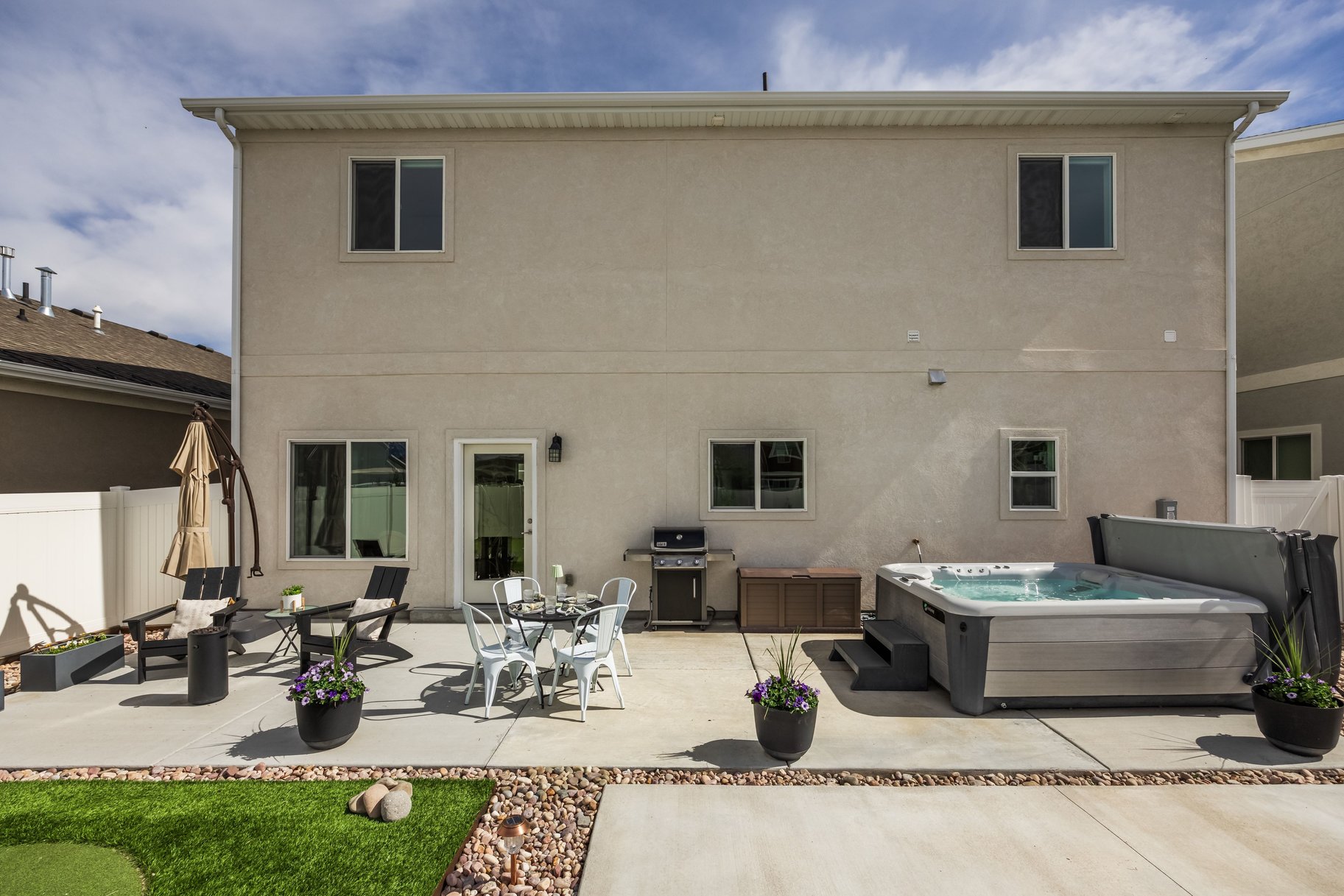1114 E Tucker Lane