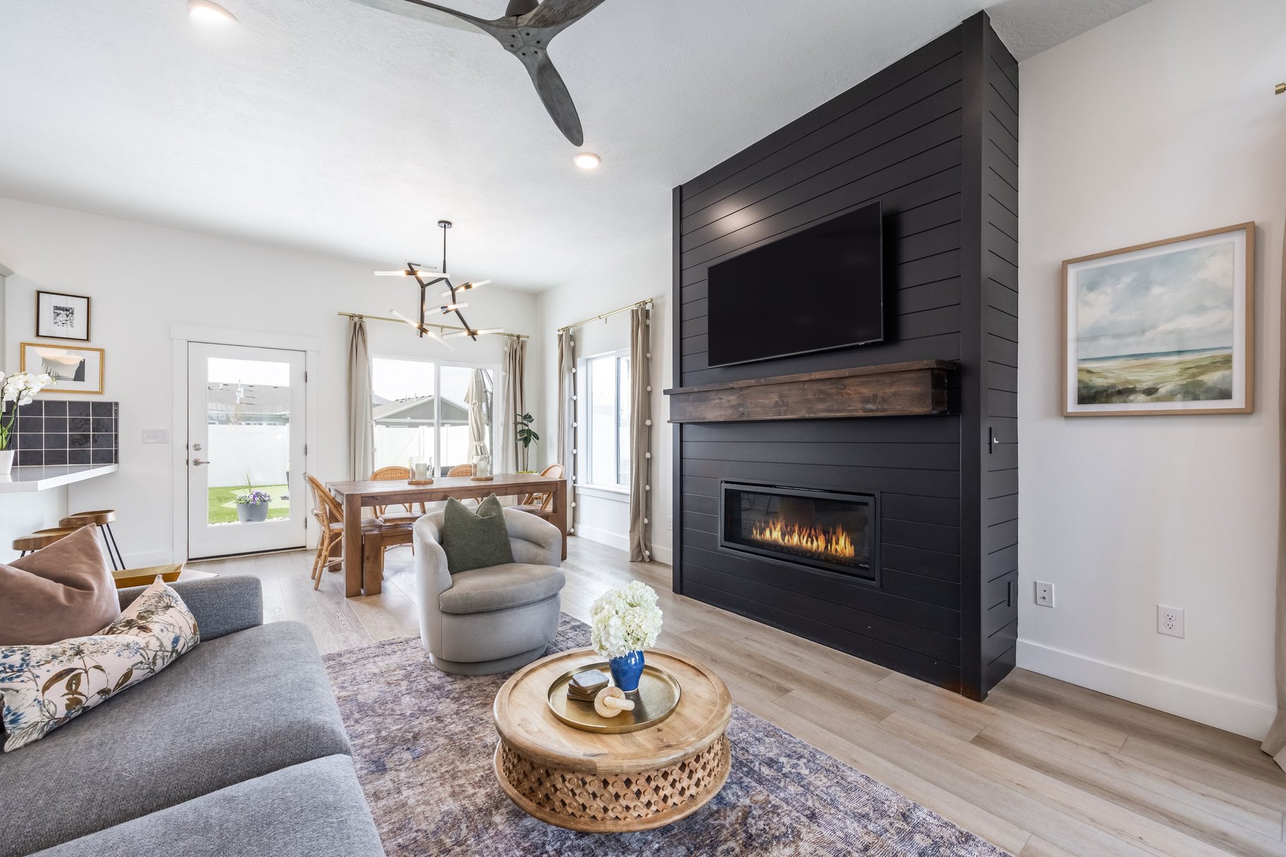 1114 E Tucker Lane