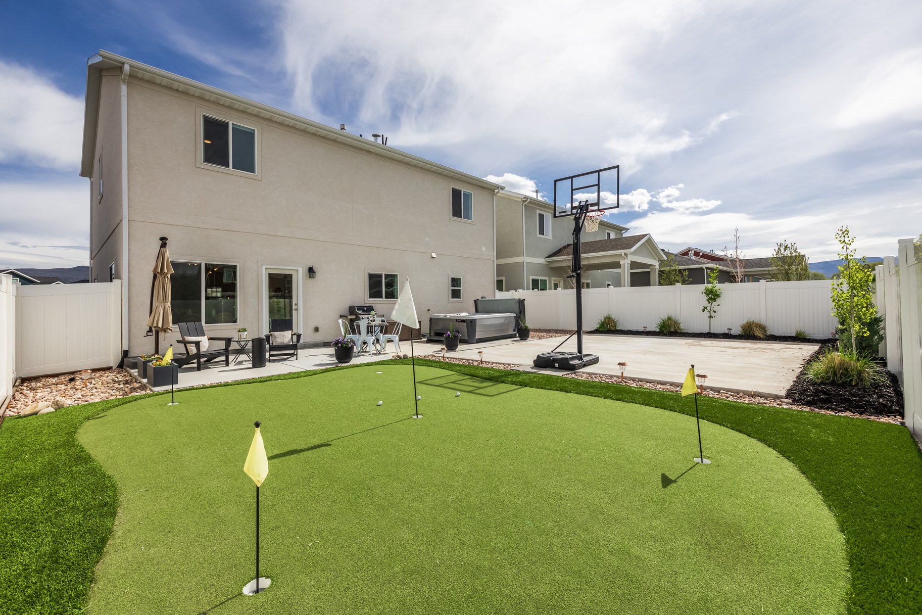 1114 E Tucker Lane