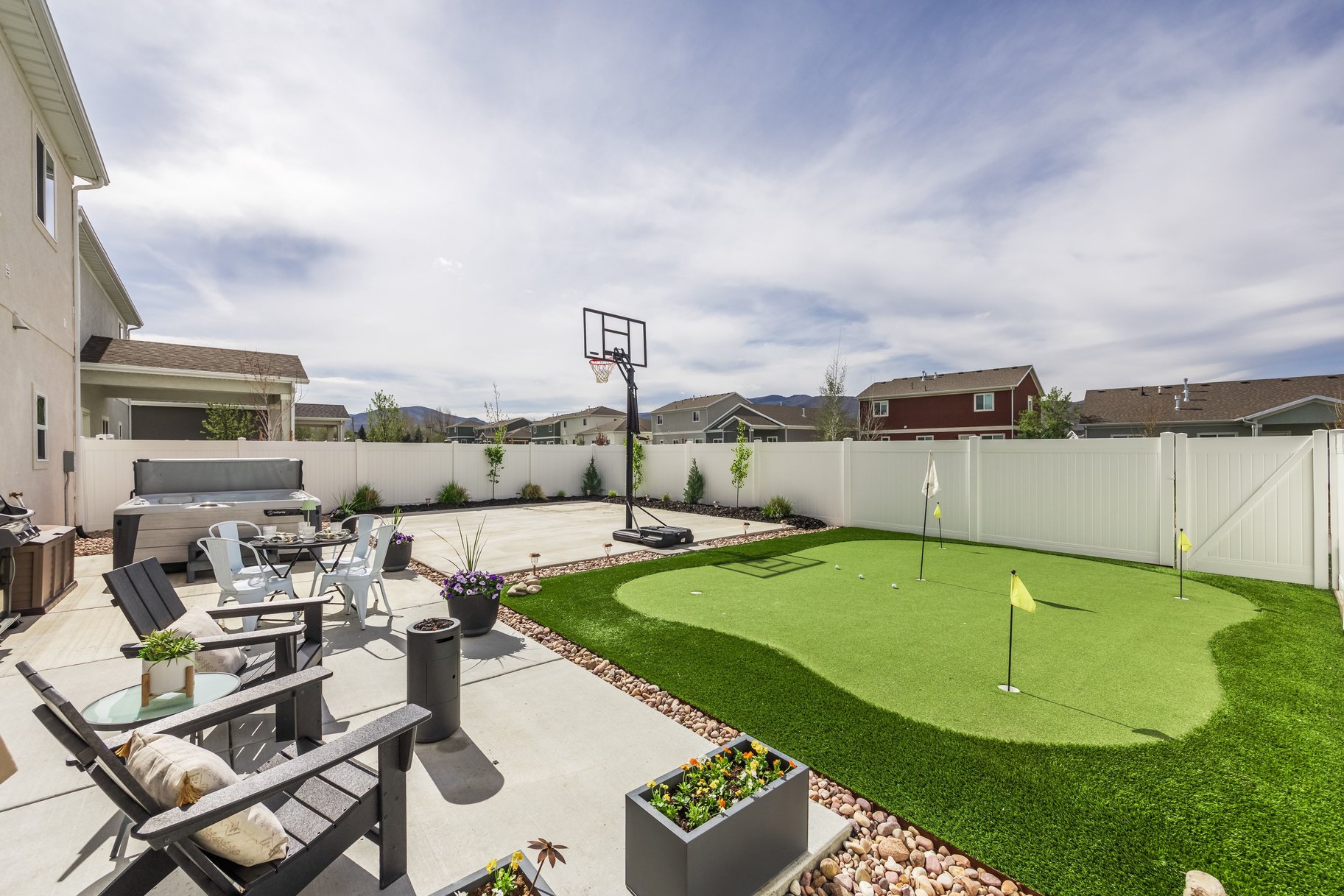1114 E Tucker Lane