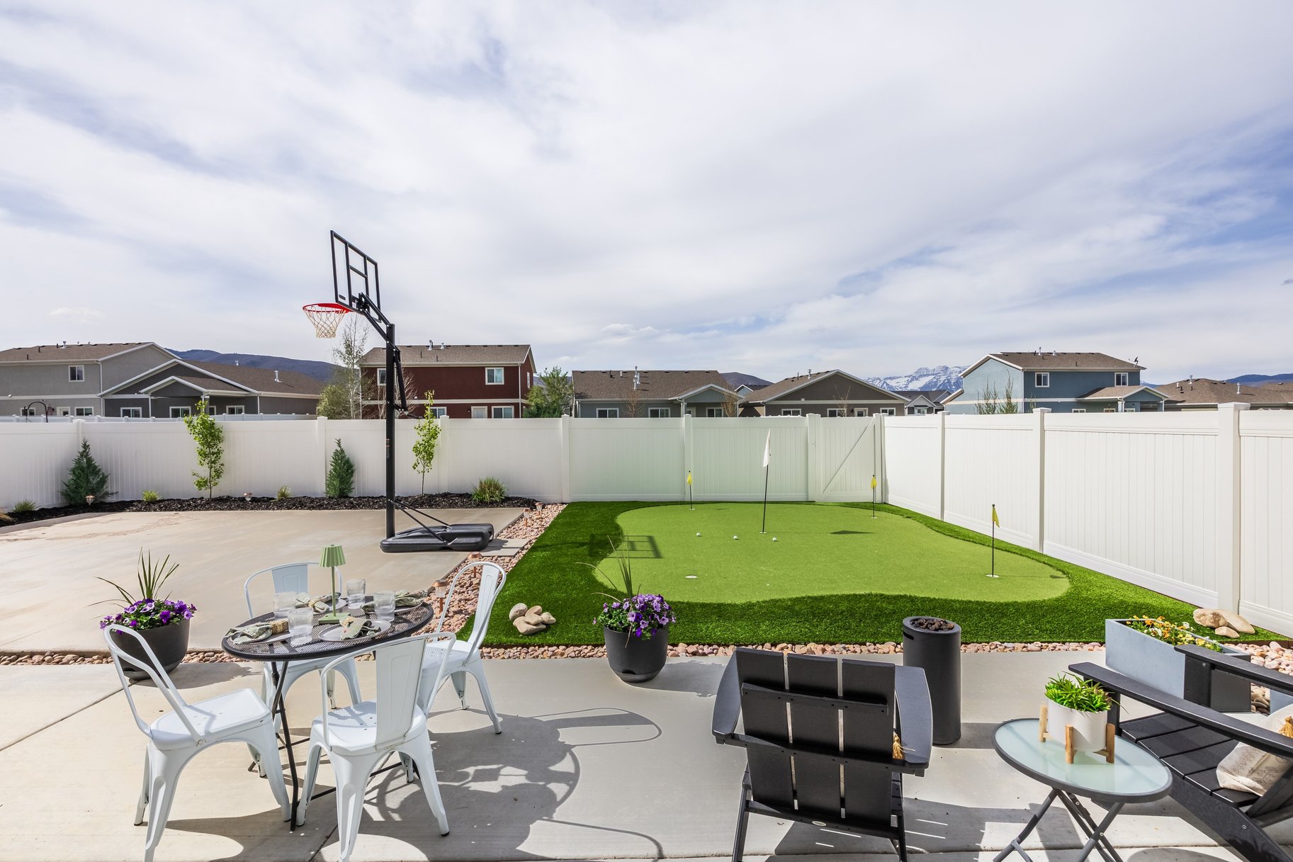1114 E Tucker Lane