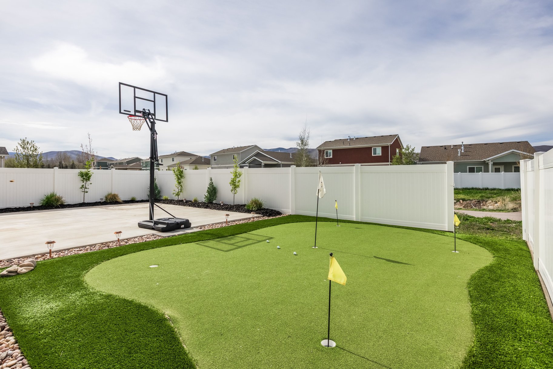 1114 E Tucker Lane