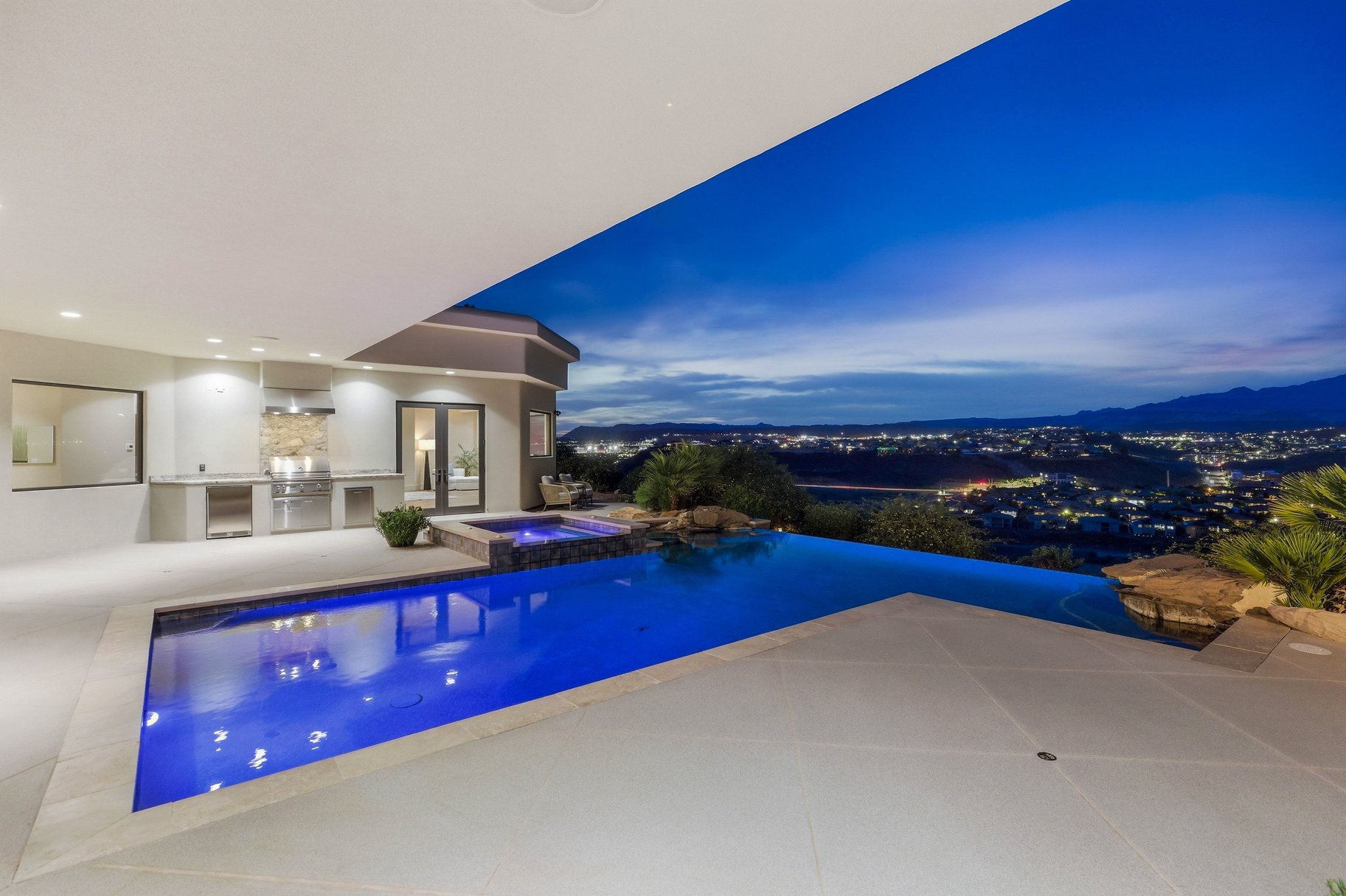 2031 E Cliff Point Drive