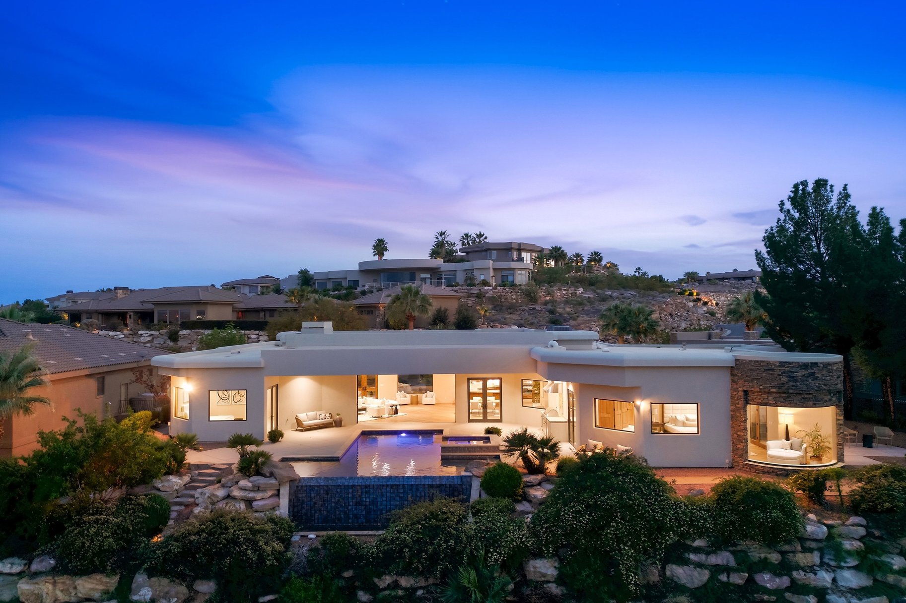 2031 E Cliff Point Drive