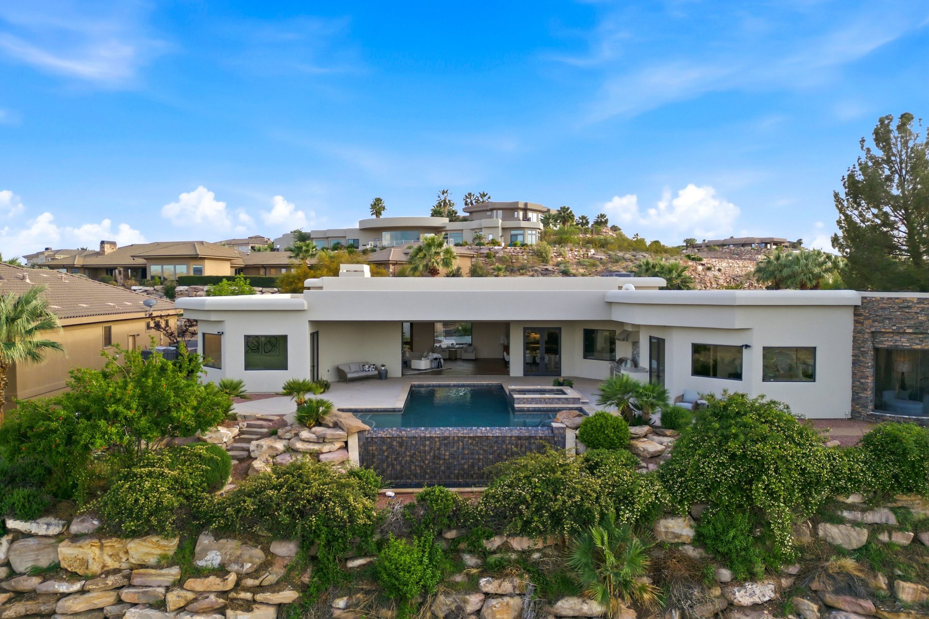 2031 E Cliff Point Drive