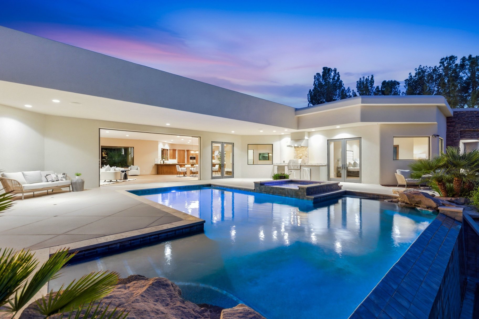 2031 E Cliff Point Drive