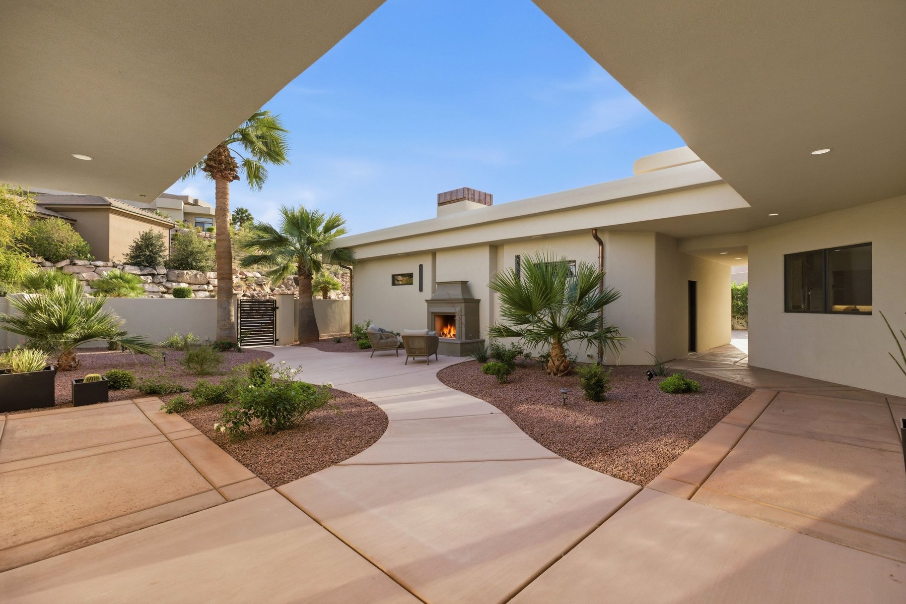 2031 E Cliff Point Drive