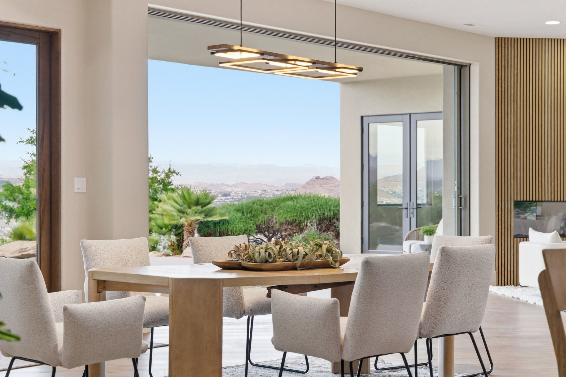 2031 E Cliff Point Drive