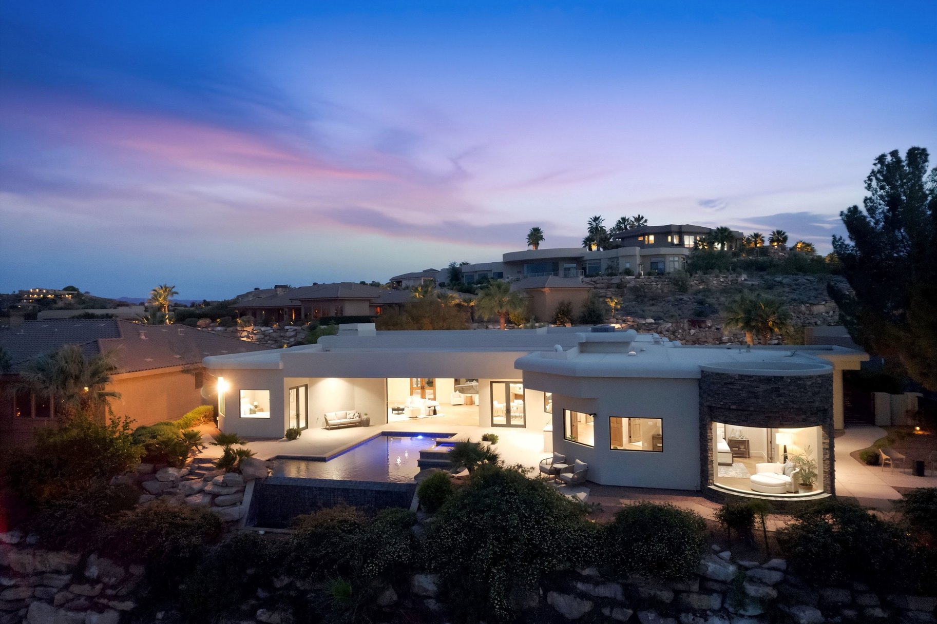 2031 E Cliff Point Drive