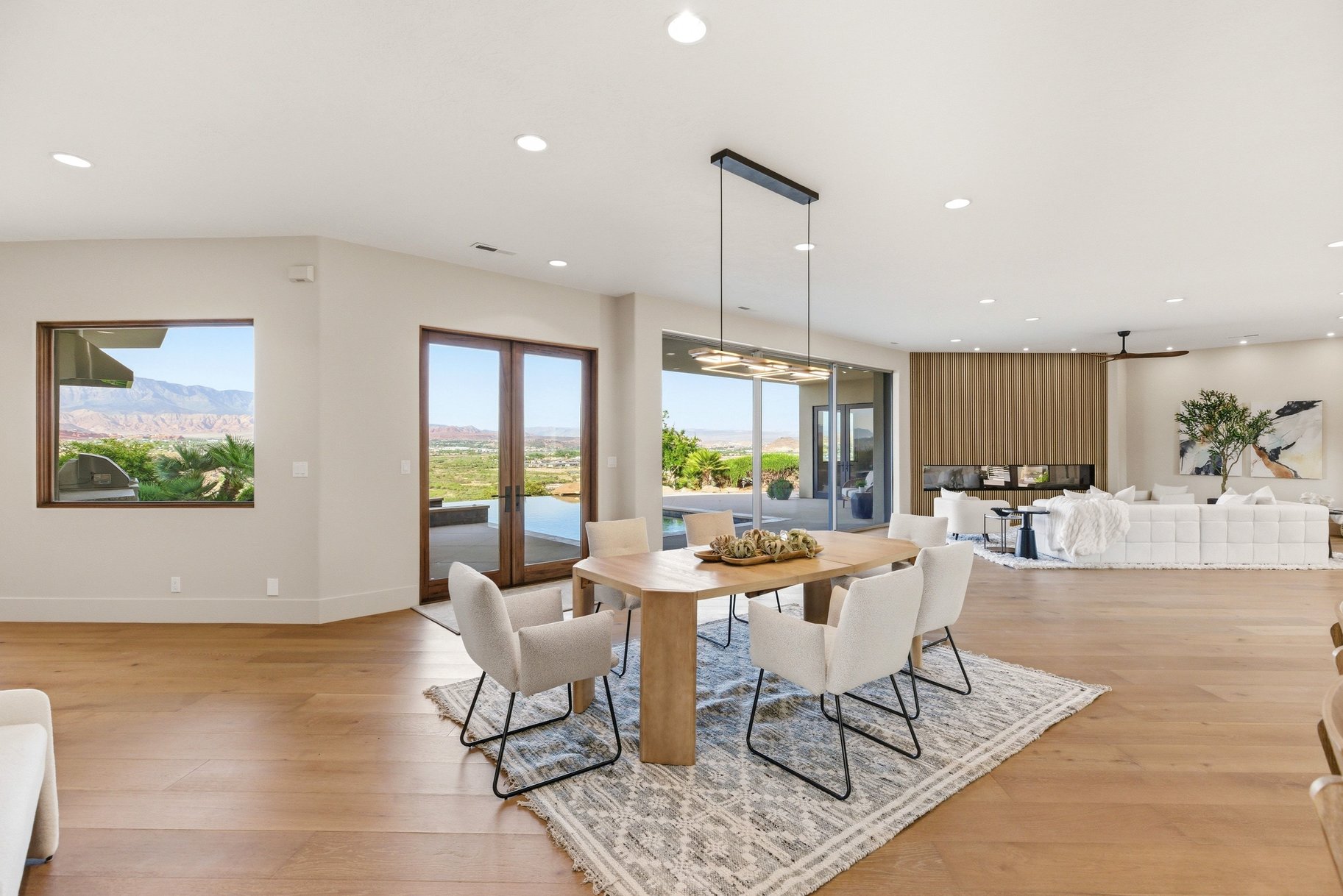 2031 E Cliff Point Drive