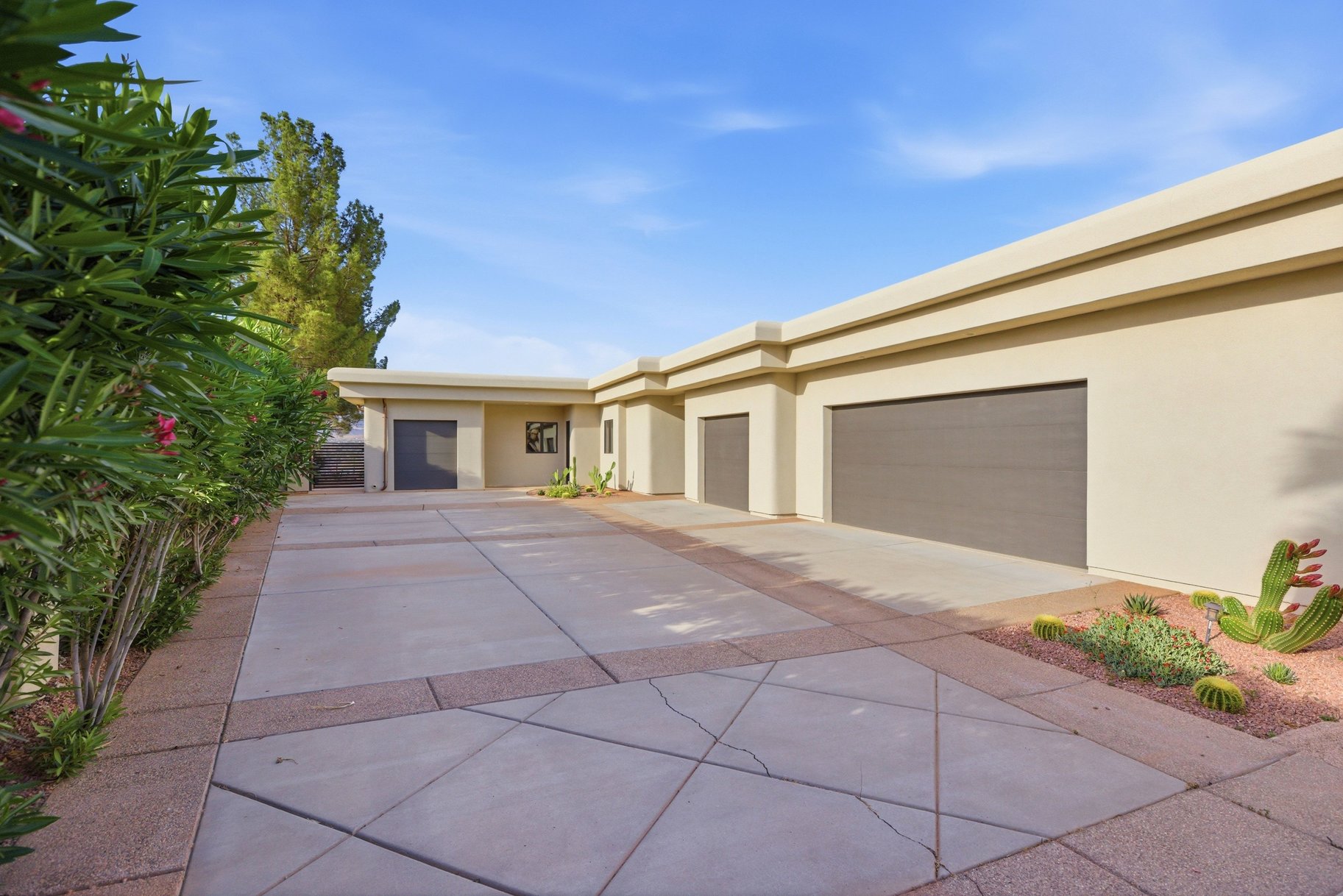 2031 E Cliff Point Drive